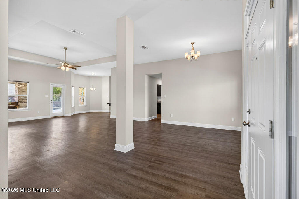 15028 Emersyn Lane Property Photo 6