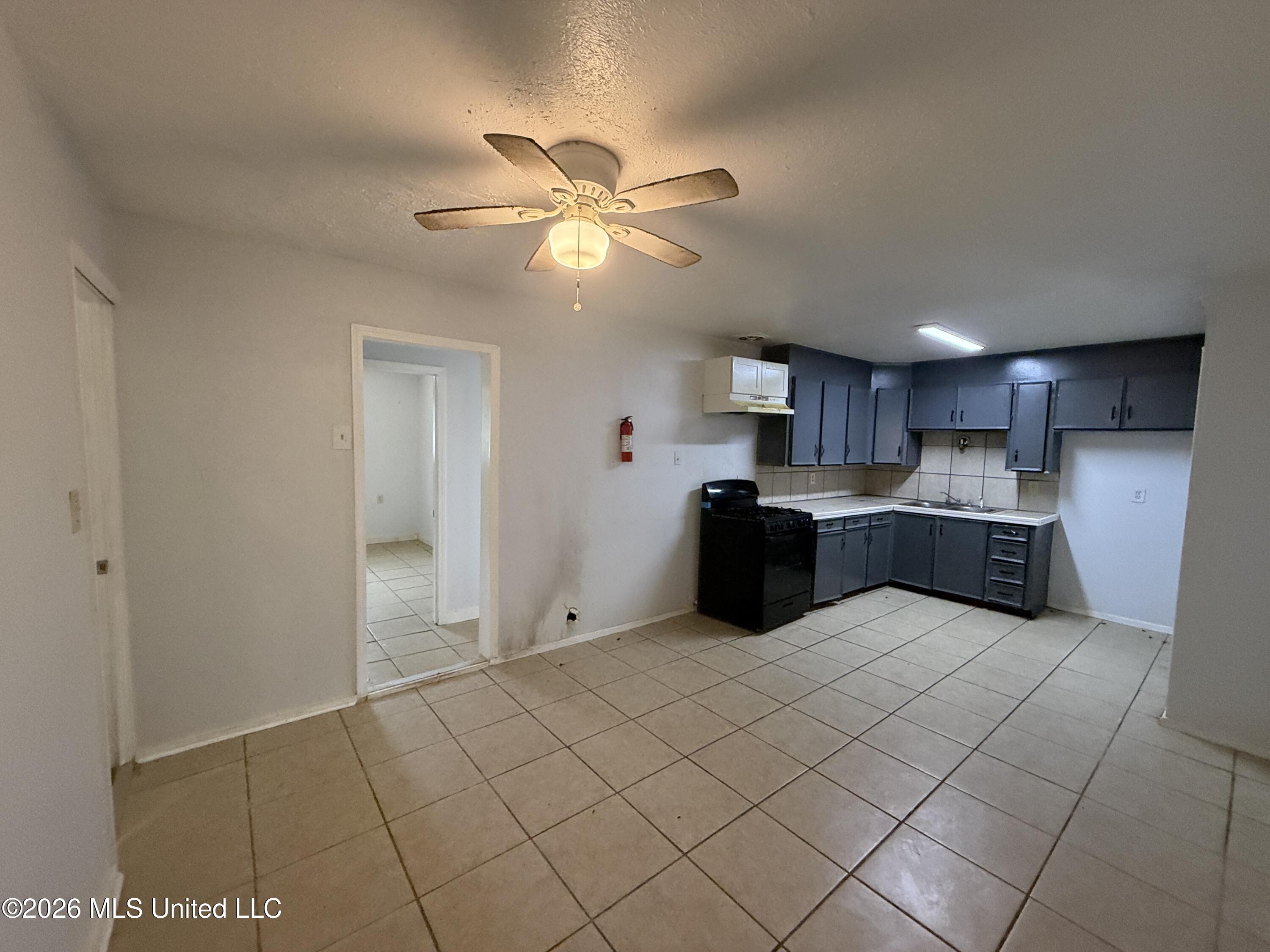 428 Queen Marie Lane Property Photo 4