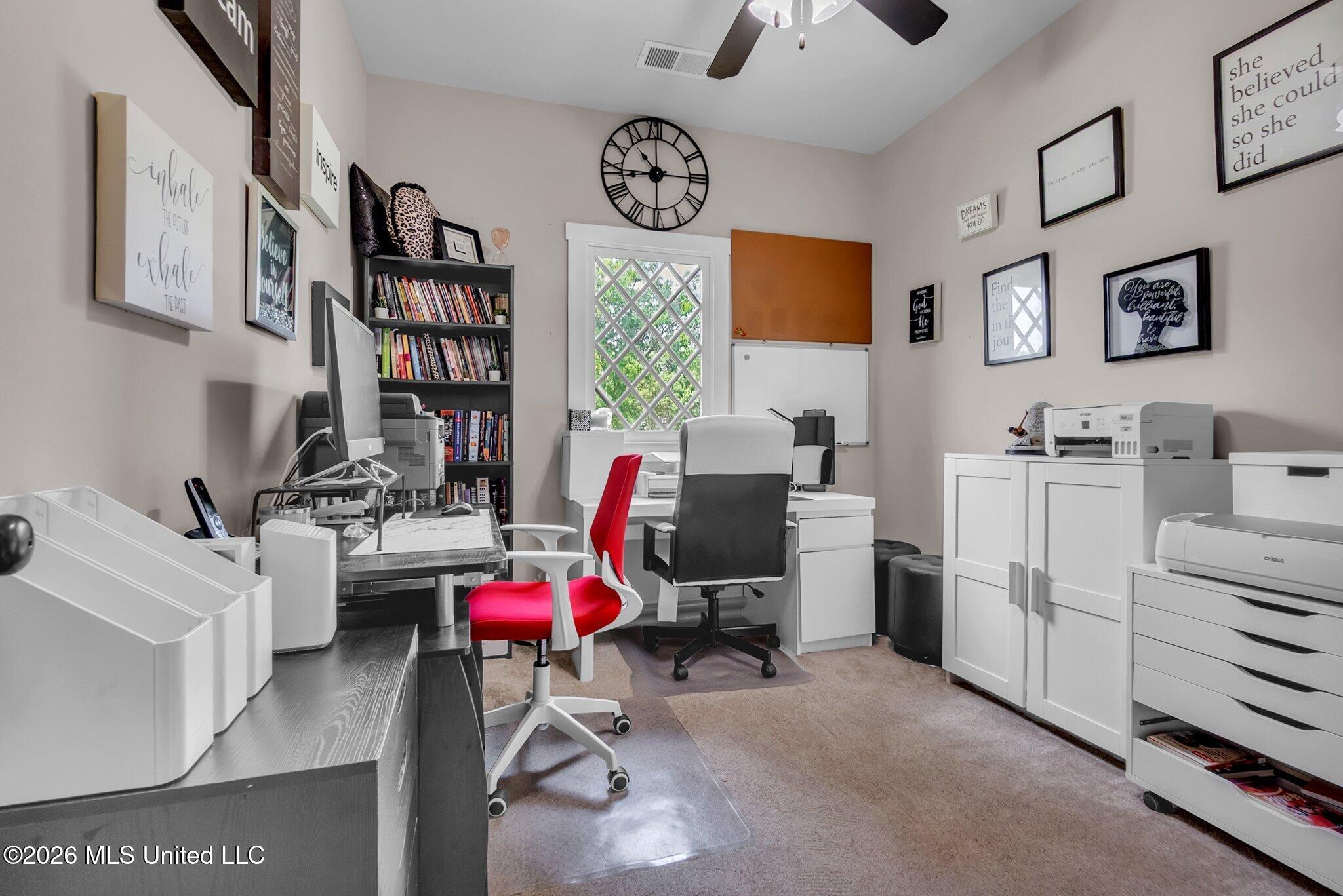 344 Surrey Loop Property Photo 40
