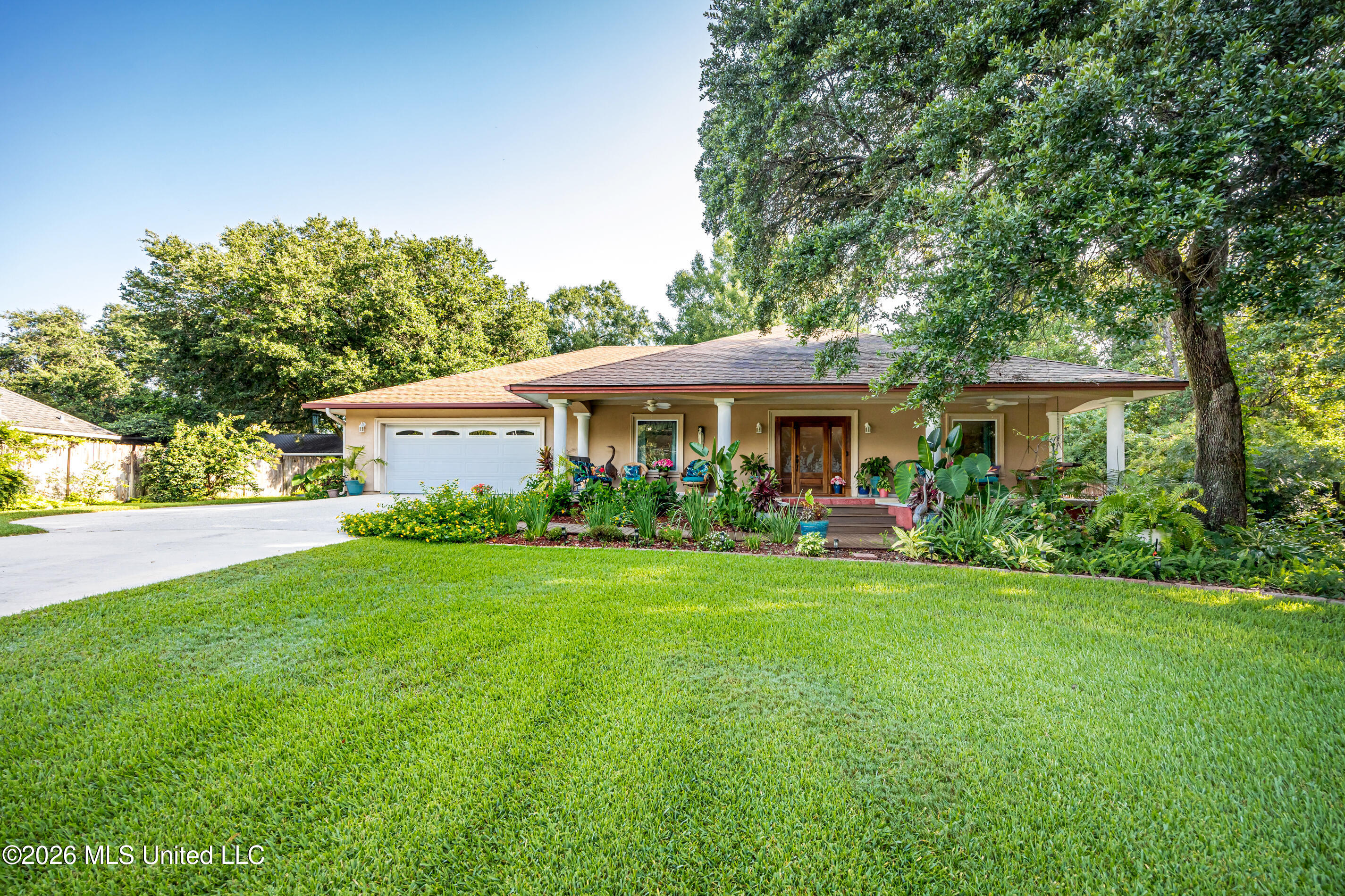 12 Gulfview Drive Property Photo 1