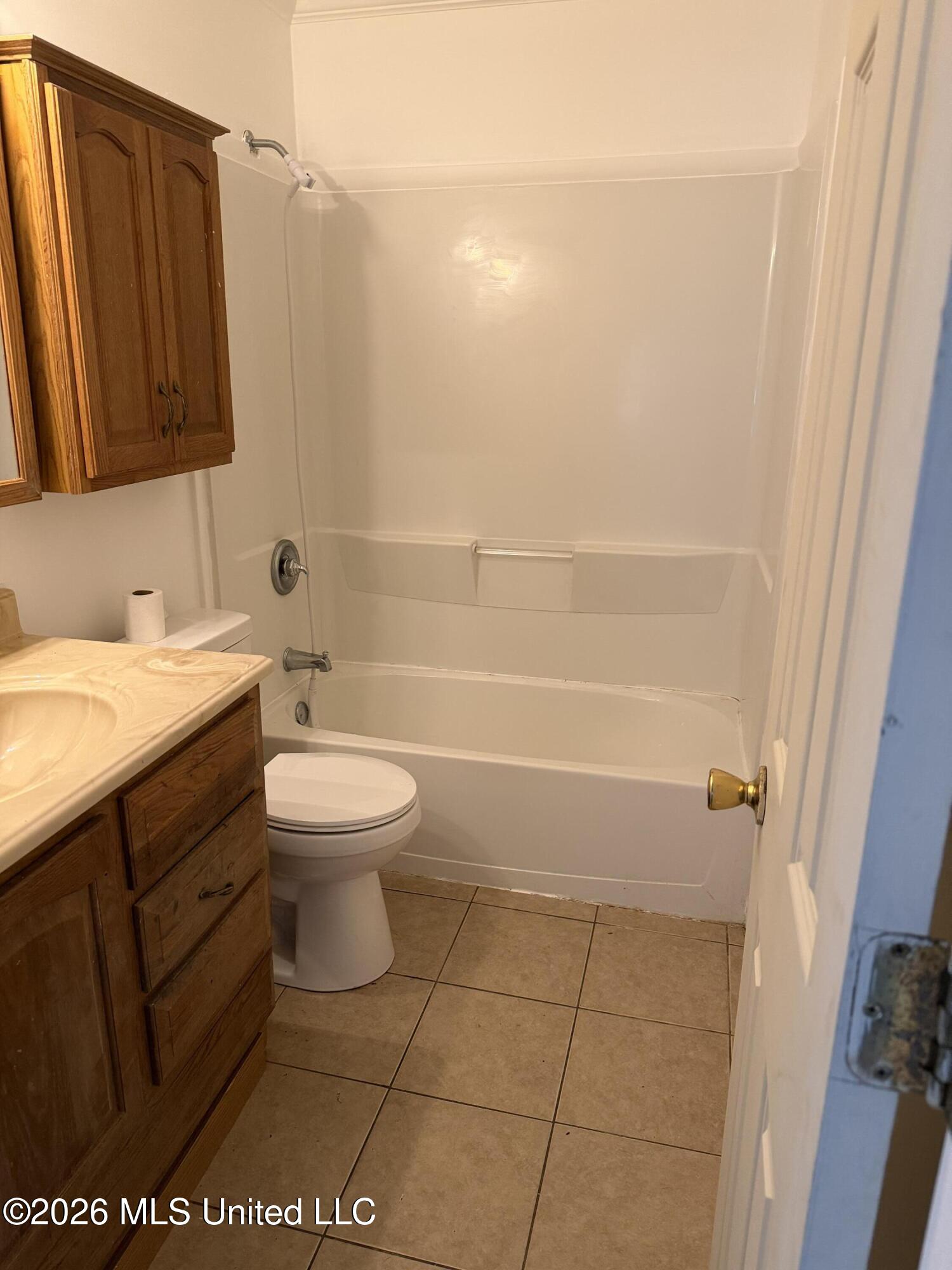 2311 Hester Street Property Photo 9