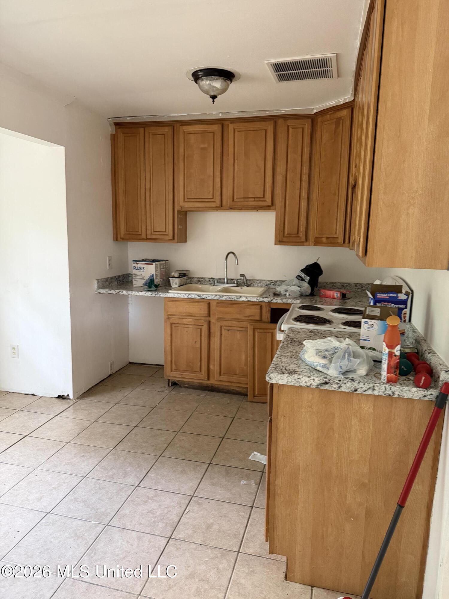 2311 Hester Street Property Photo 13