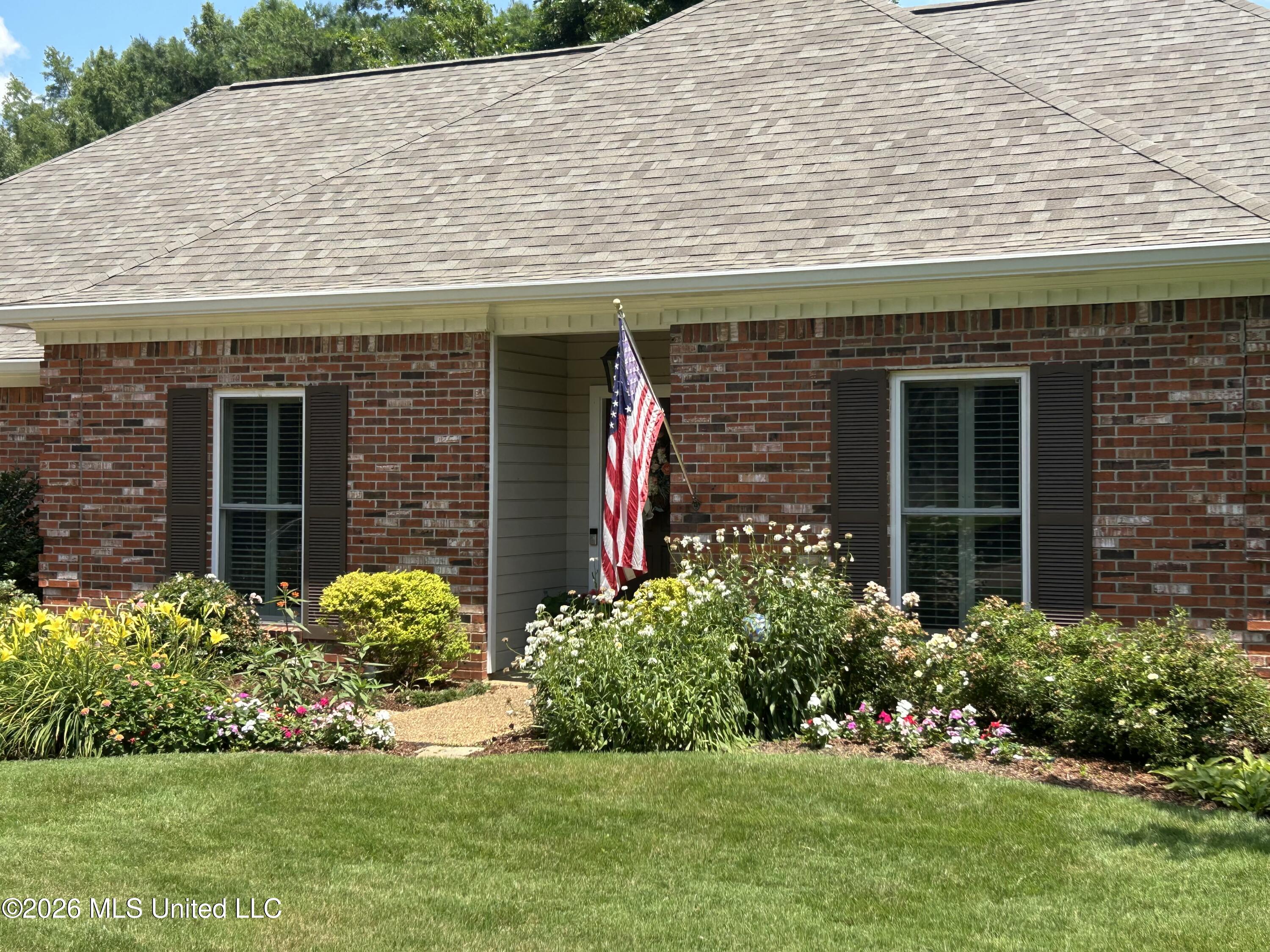229 Woodrun Drive Property Photo 3