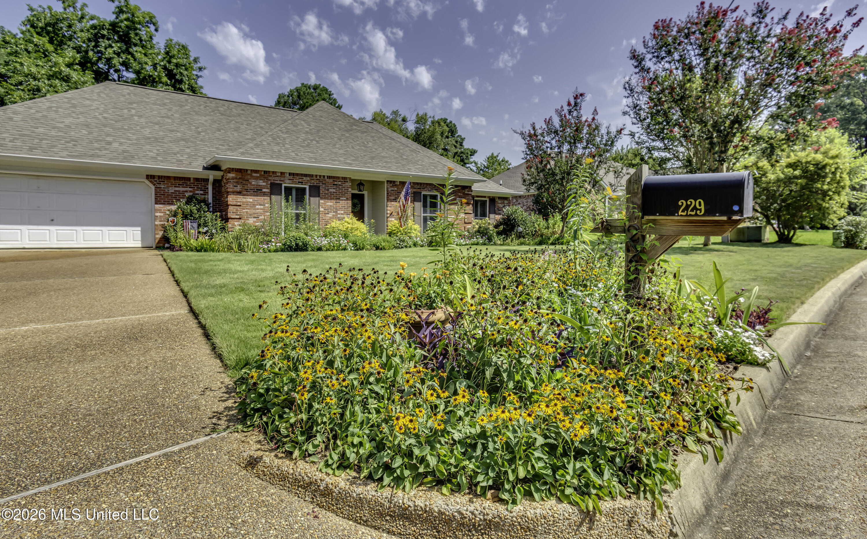 229 Woodrun Drive Property Photo 10