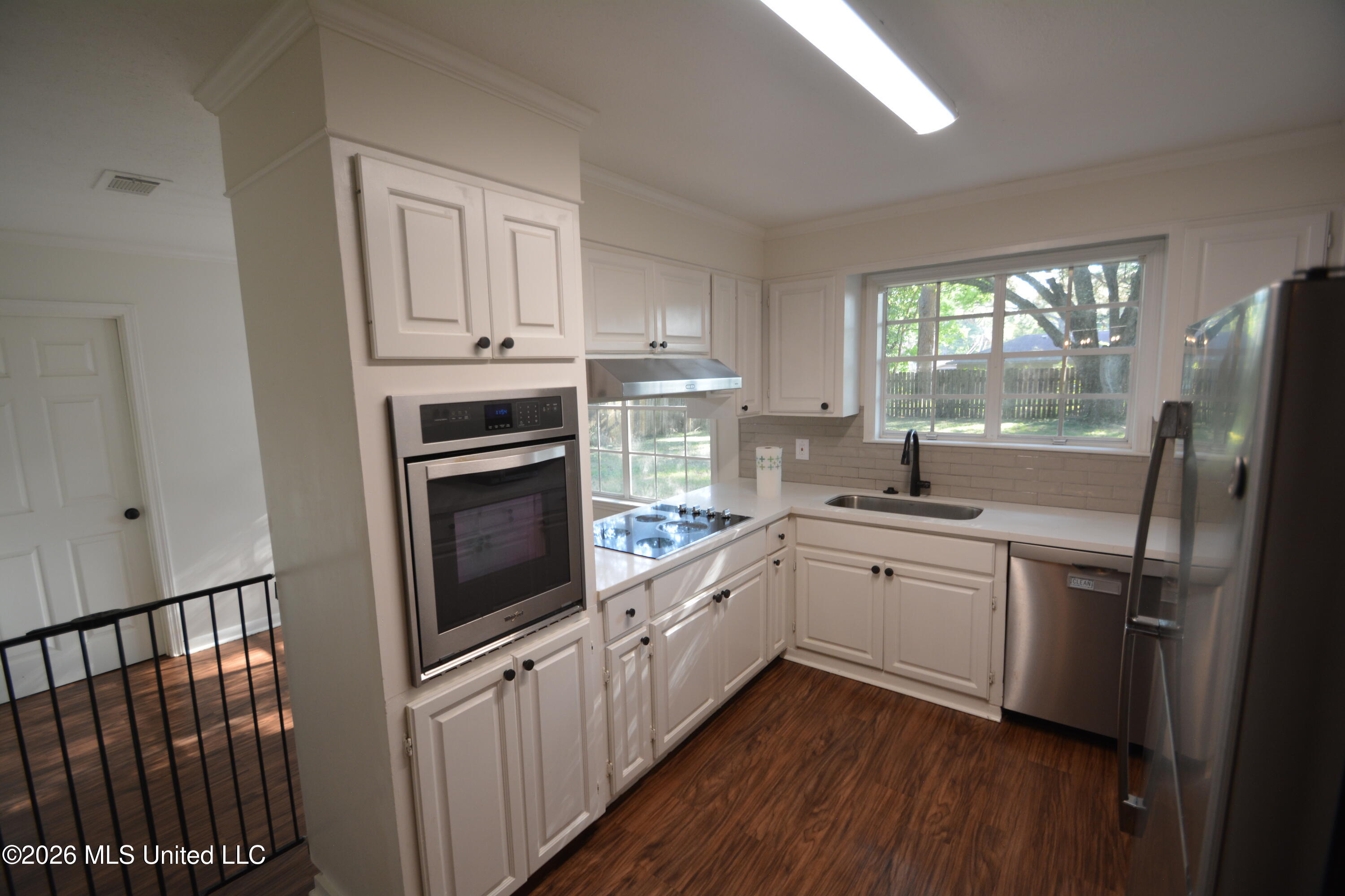 5170 Shirlwood Drive Property Photo 4