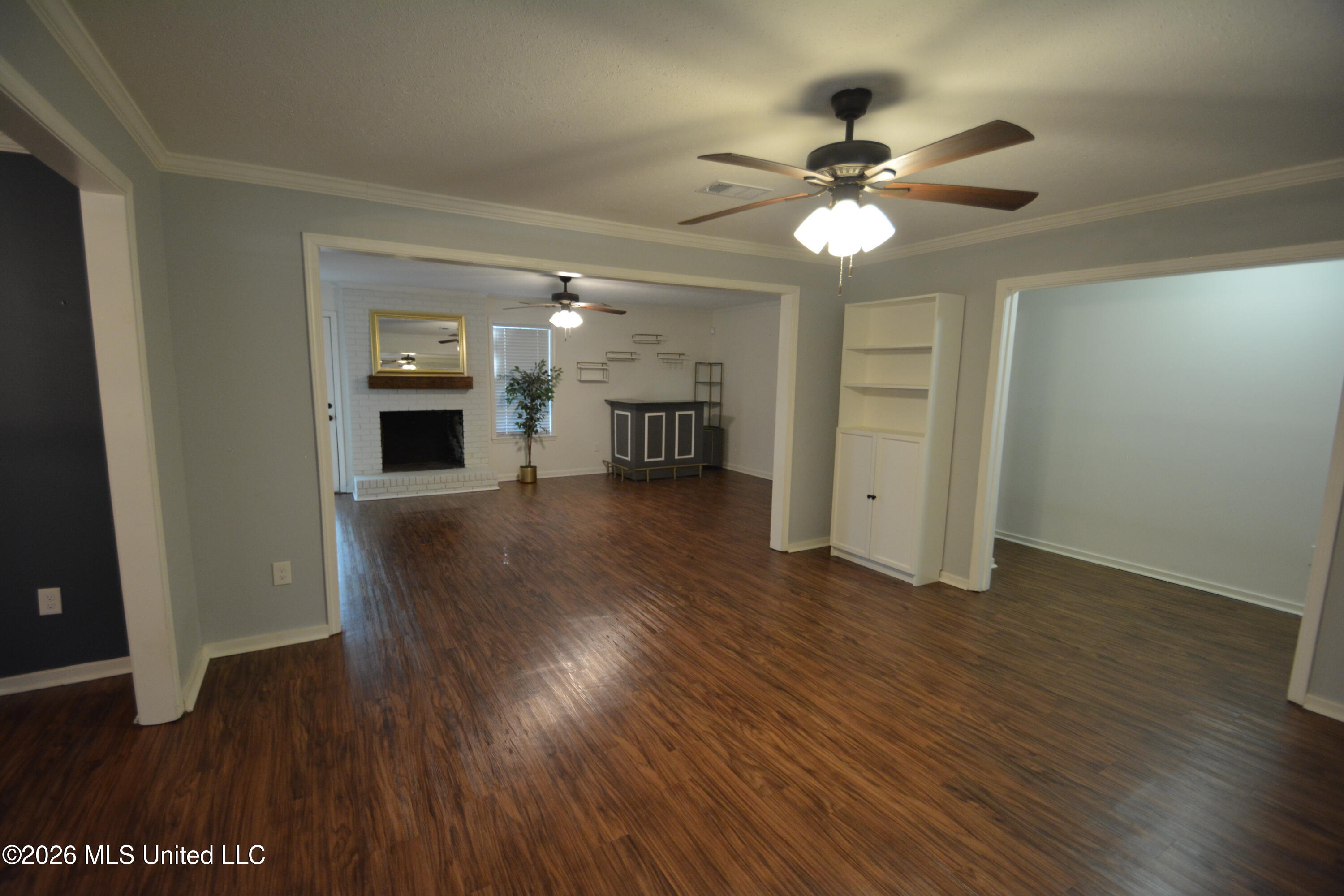 5170 Shirlwood Drive Property Photo 8