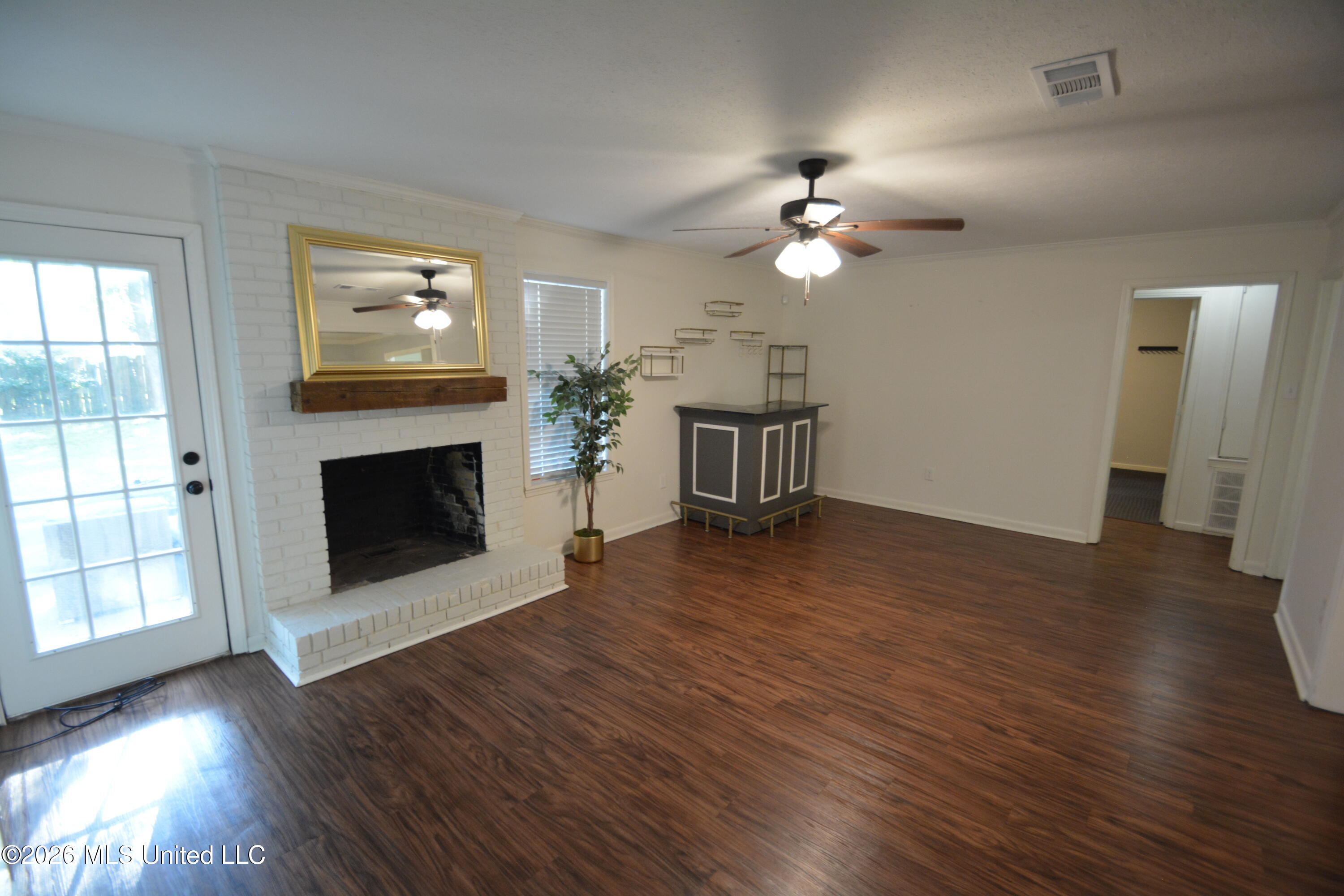 5170 Shirlwood Drive Property Photo 11