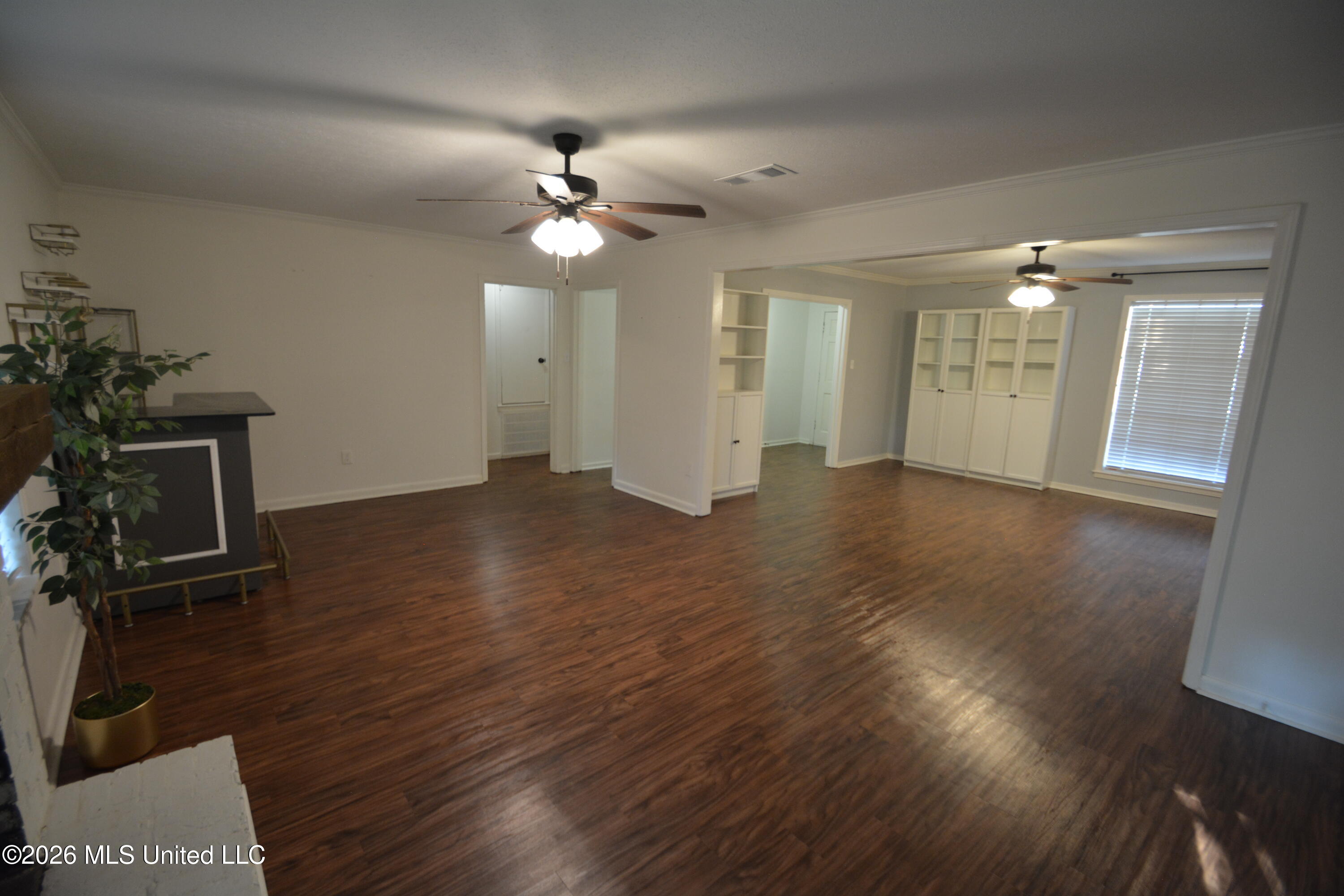 5170 Shirlwood Drive Property Photo 12