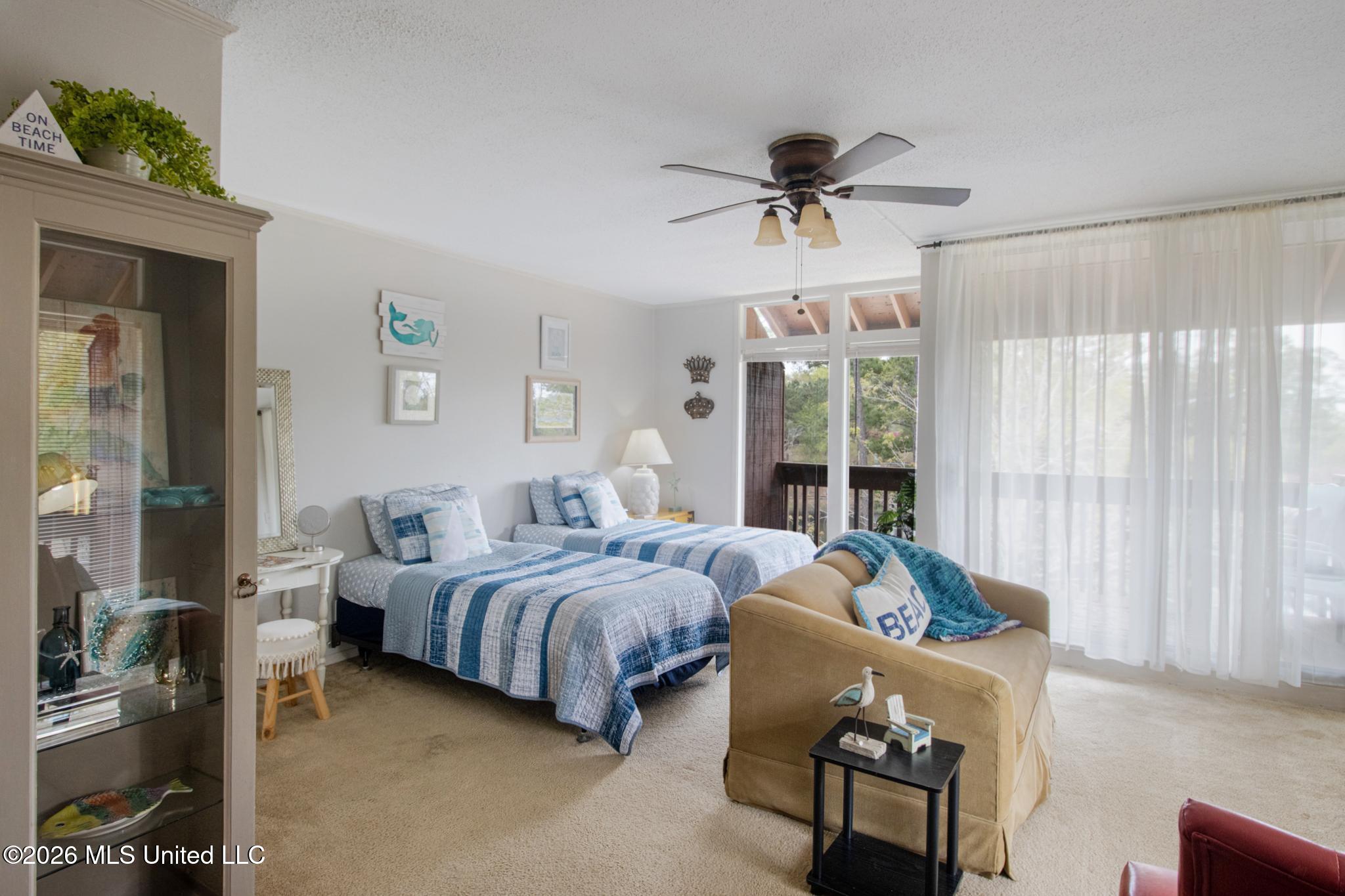 201 Lakeside Villa Property Photo 4