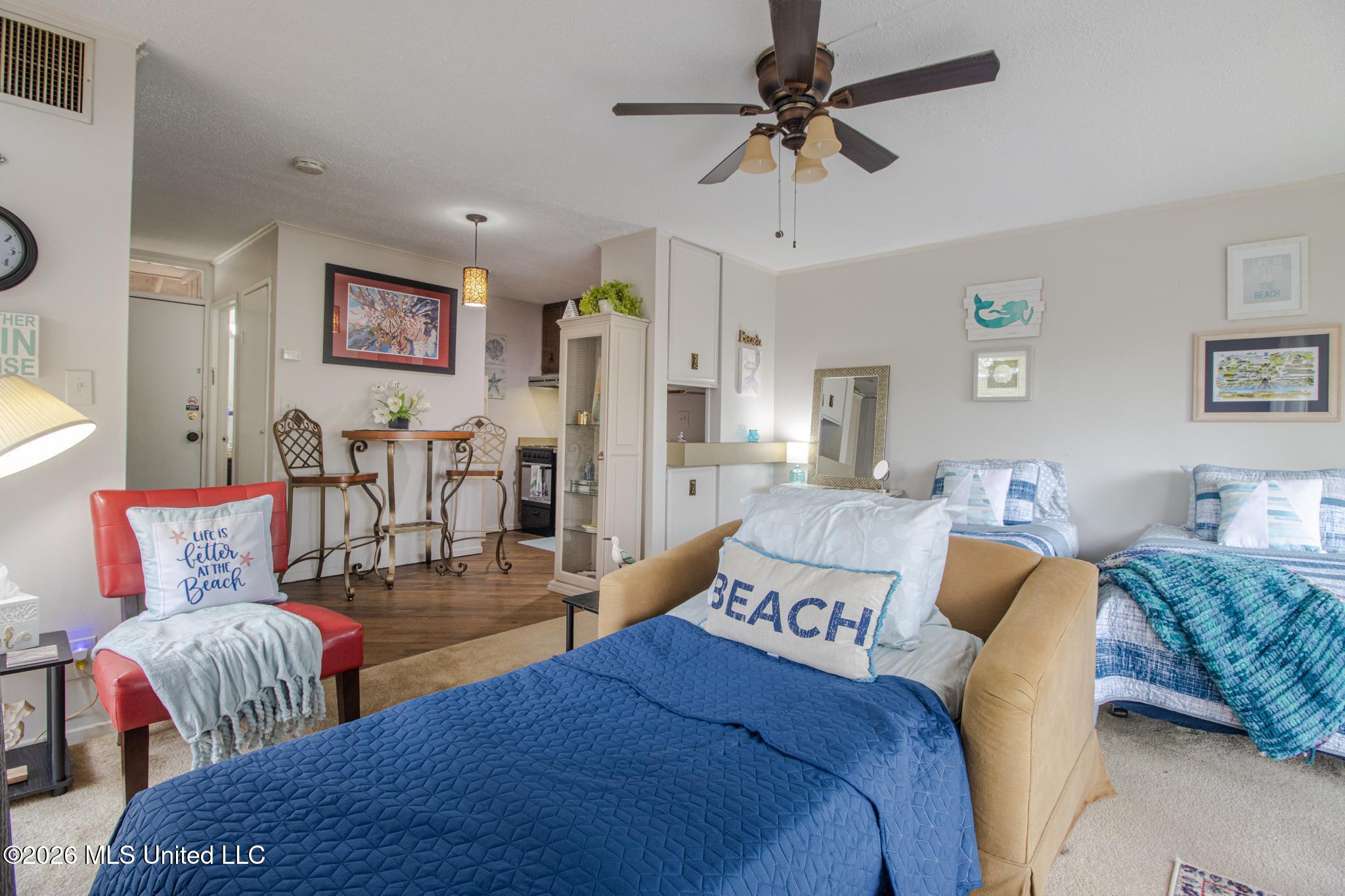 201 Lakeside Villa Property Photo 6