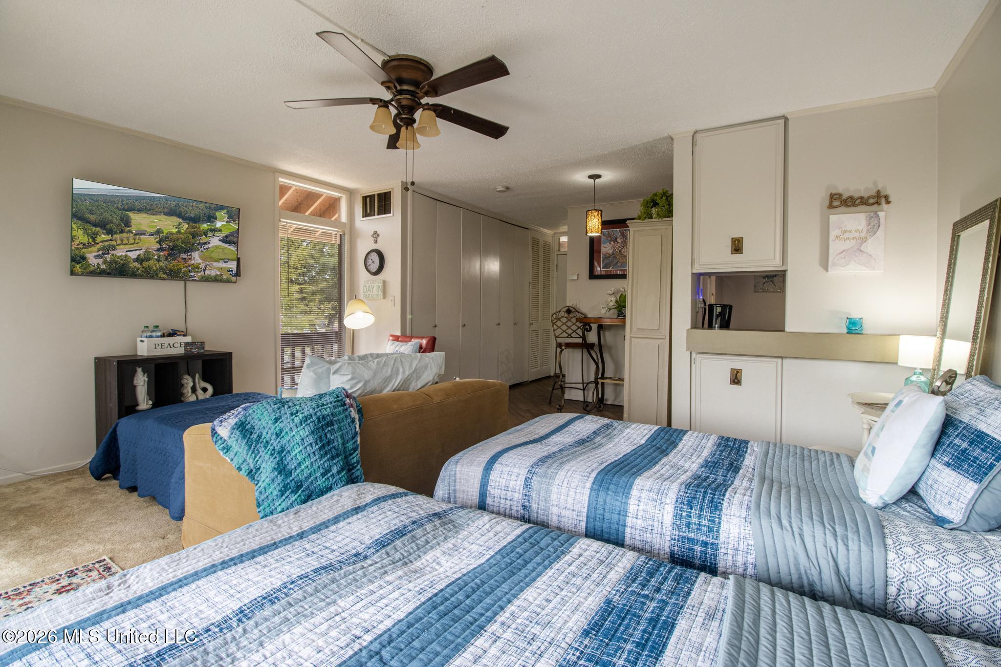 201 Lakeside Villa Property Photo 7