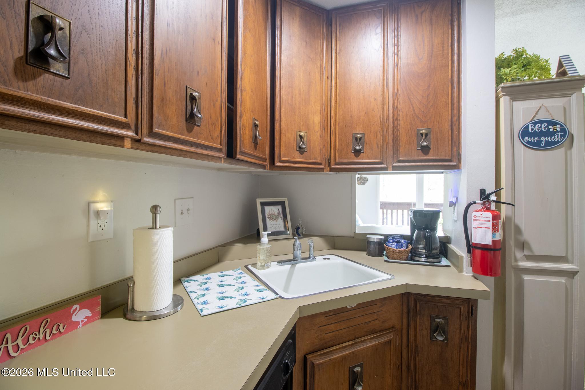 201 Lakeside Villa Property Photo 10