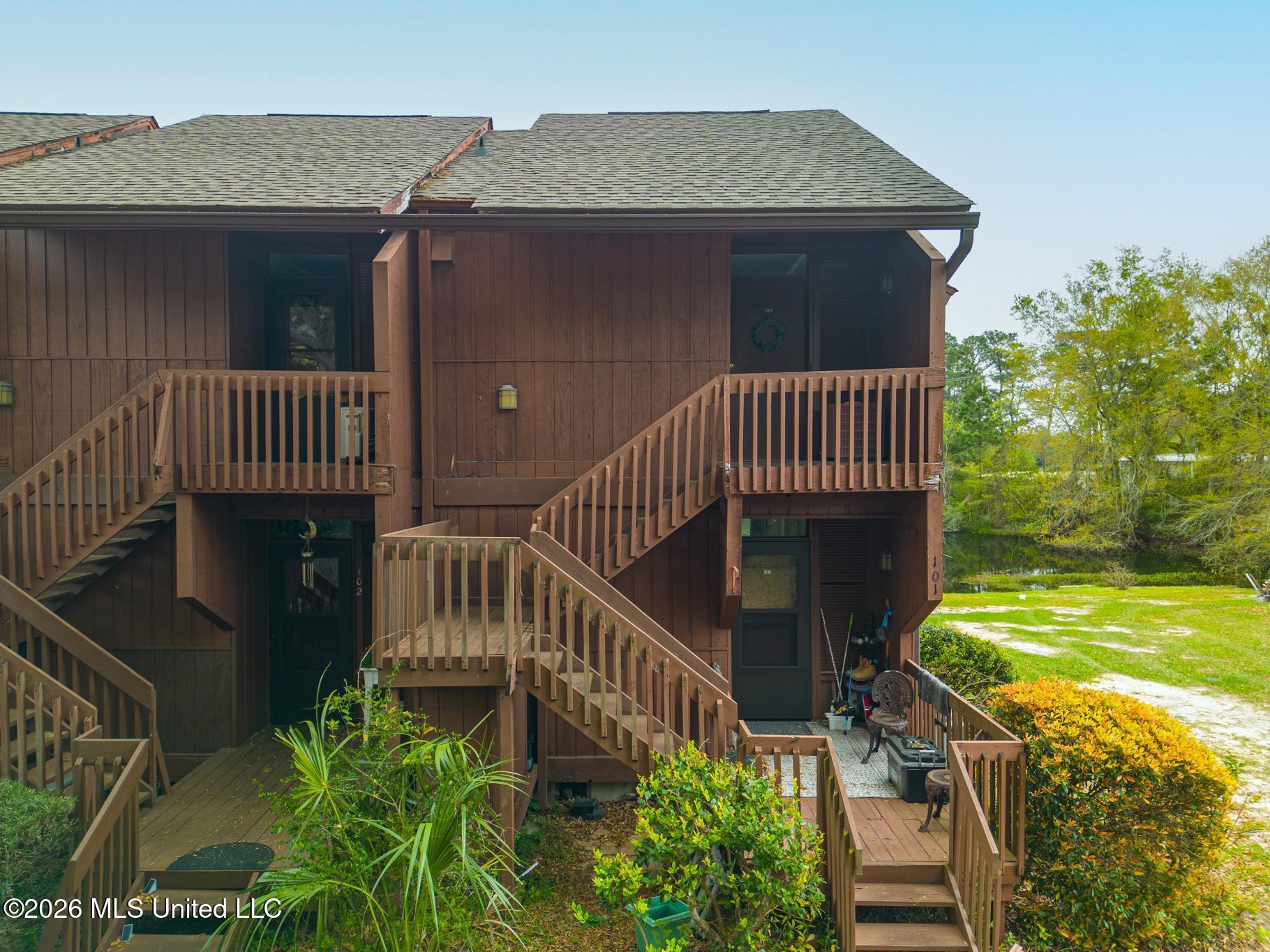201 Lakeside Villa Property Photo 16