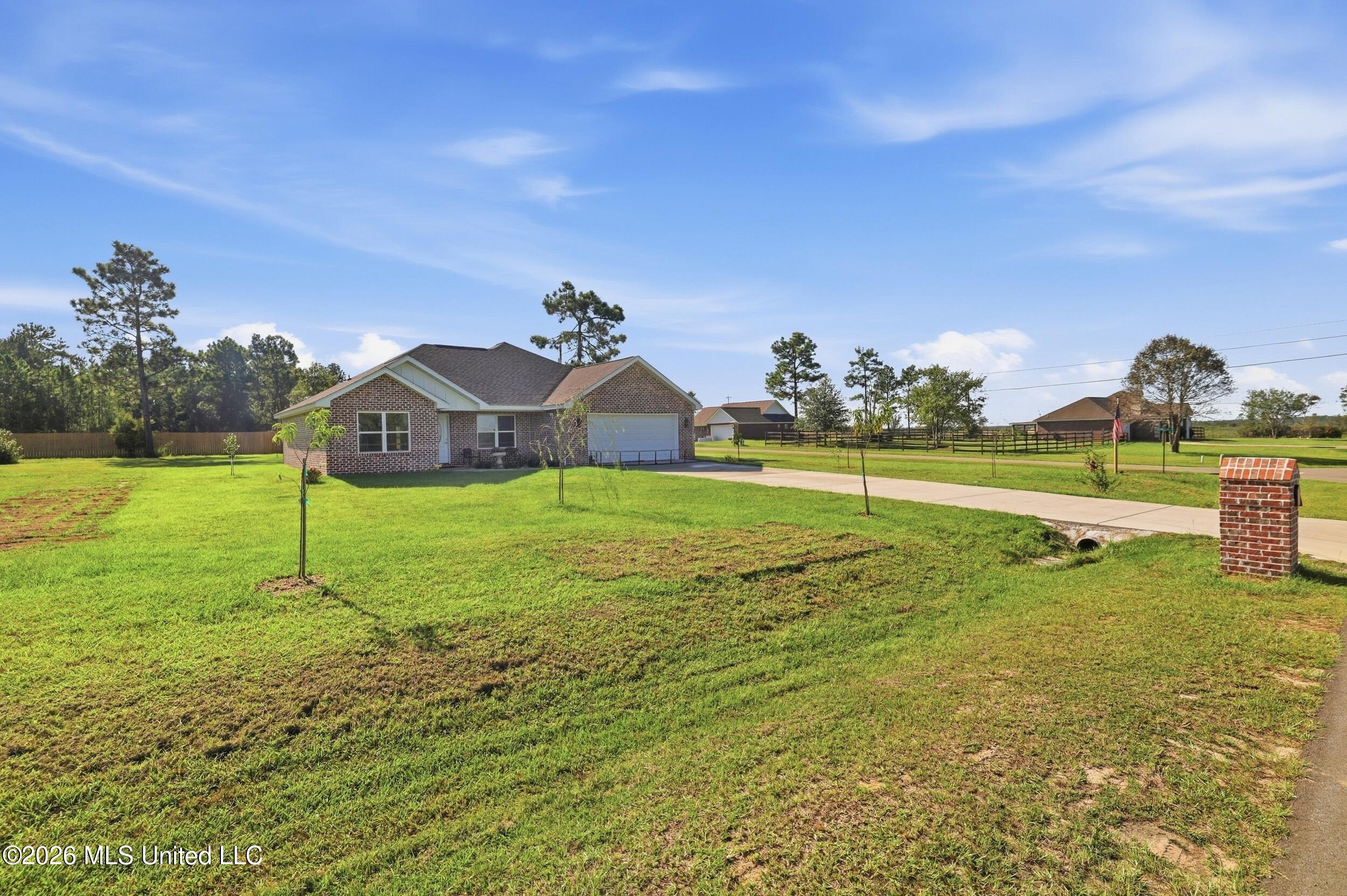 21700 E Edgewood Drive Property Photo 7