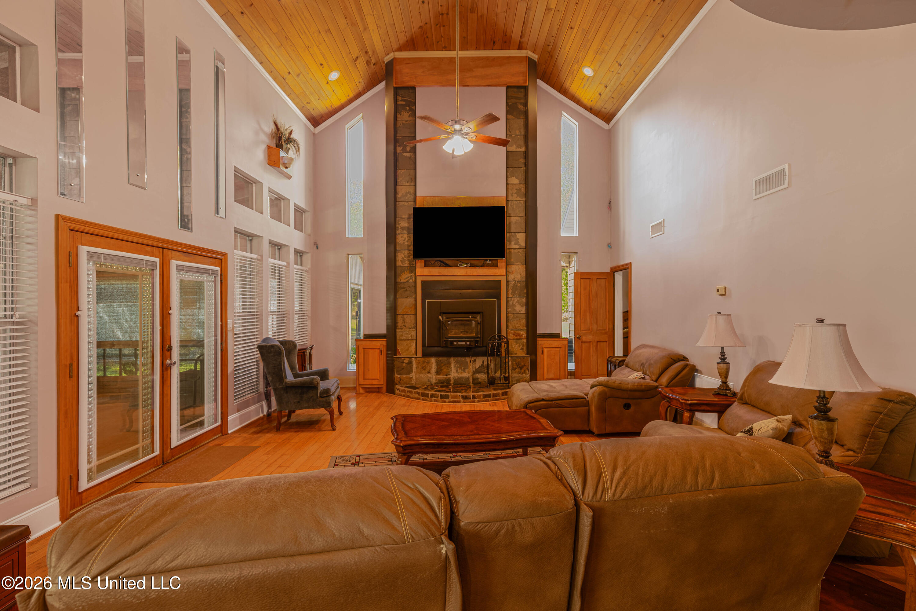 594 Basswood Cove Property Photo 28