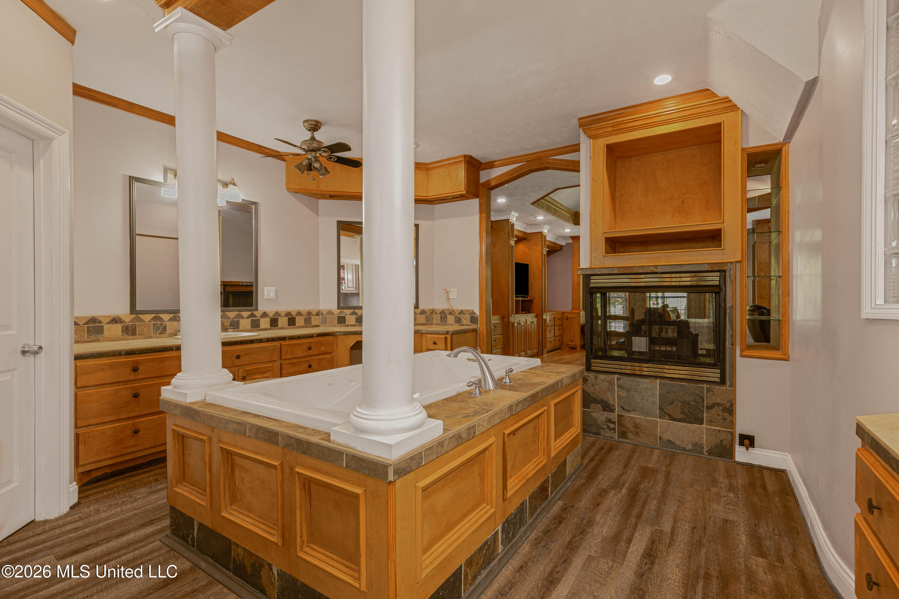 594 Basswood Cove Property Photo 38