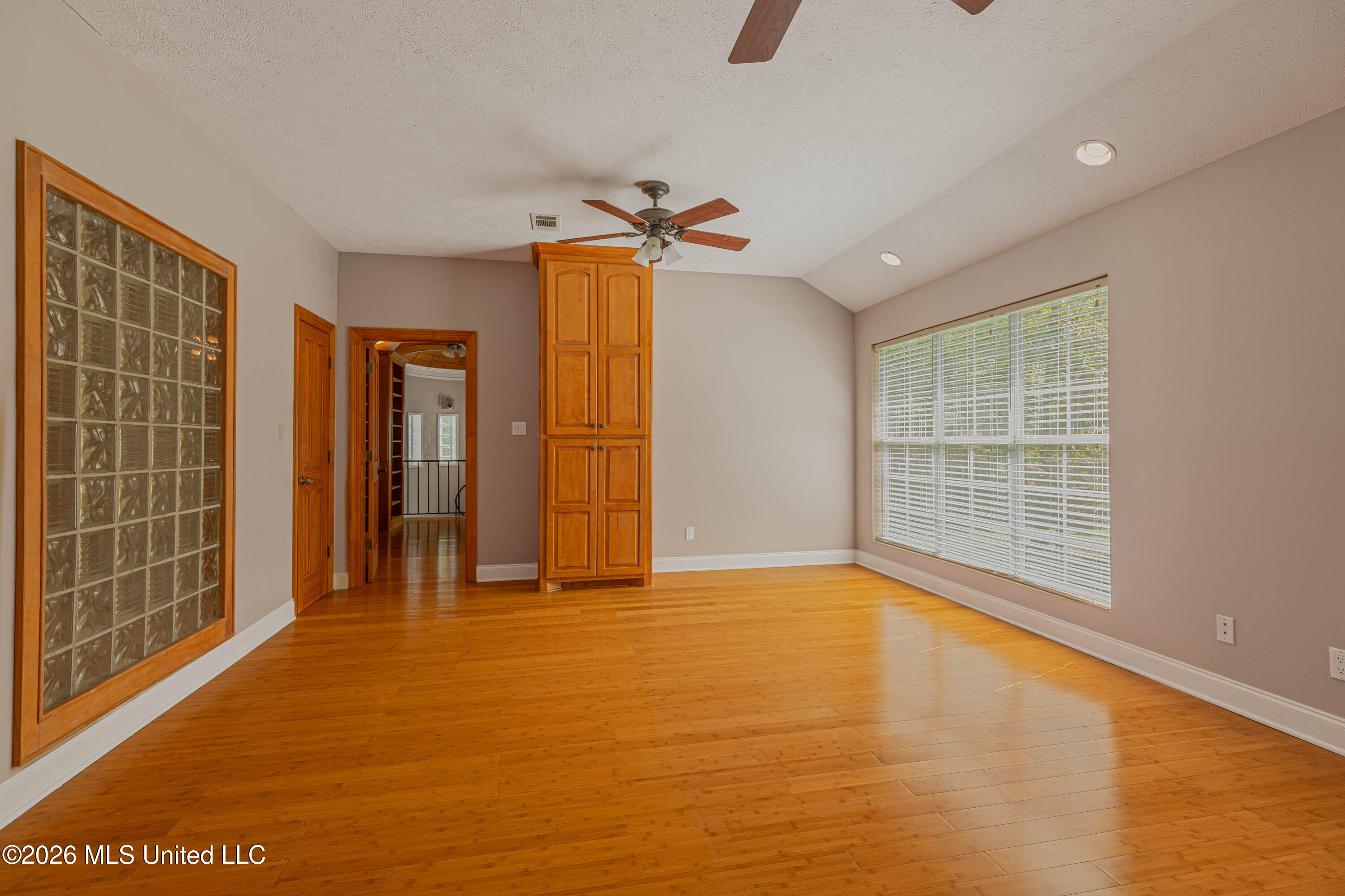 594 Basswood Cove Property Photo 56