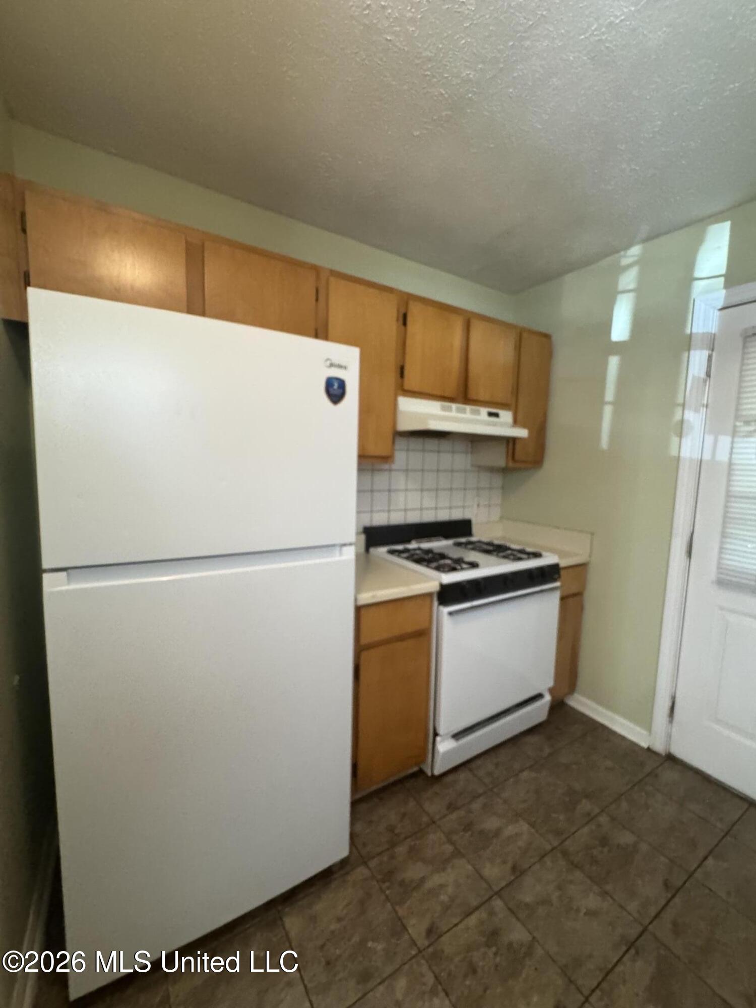 250 Winfield Street Property Photo 5