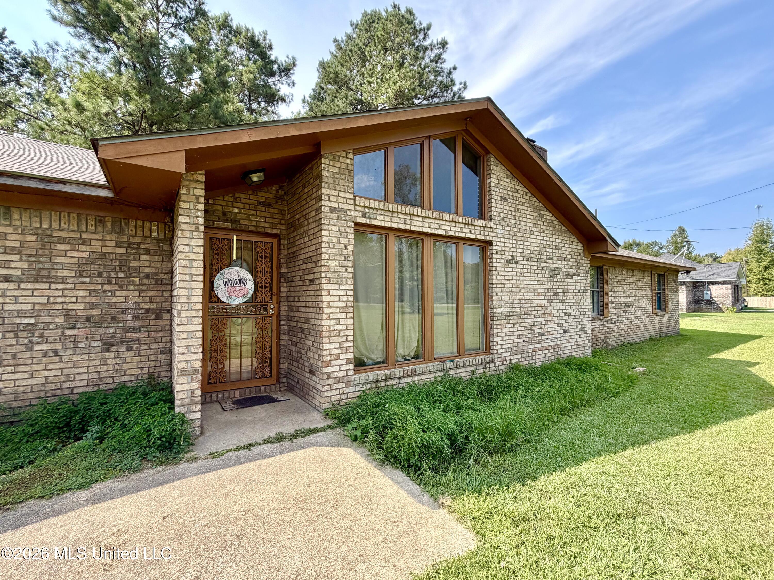 961 Dunn-ratcliff Road Property Photo 2