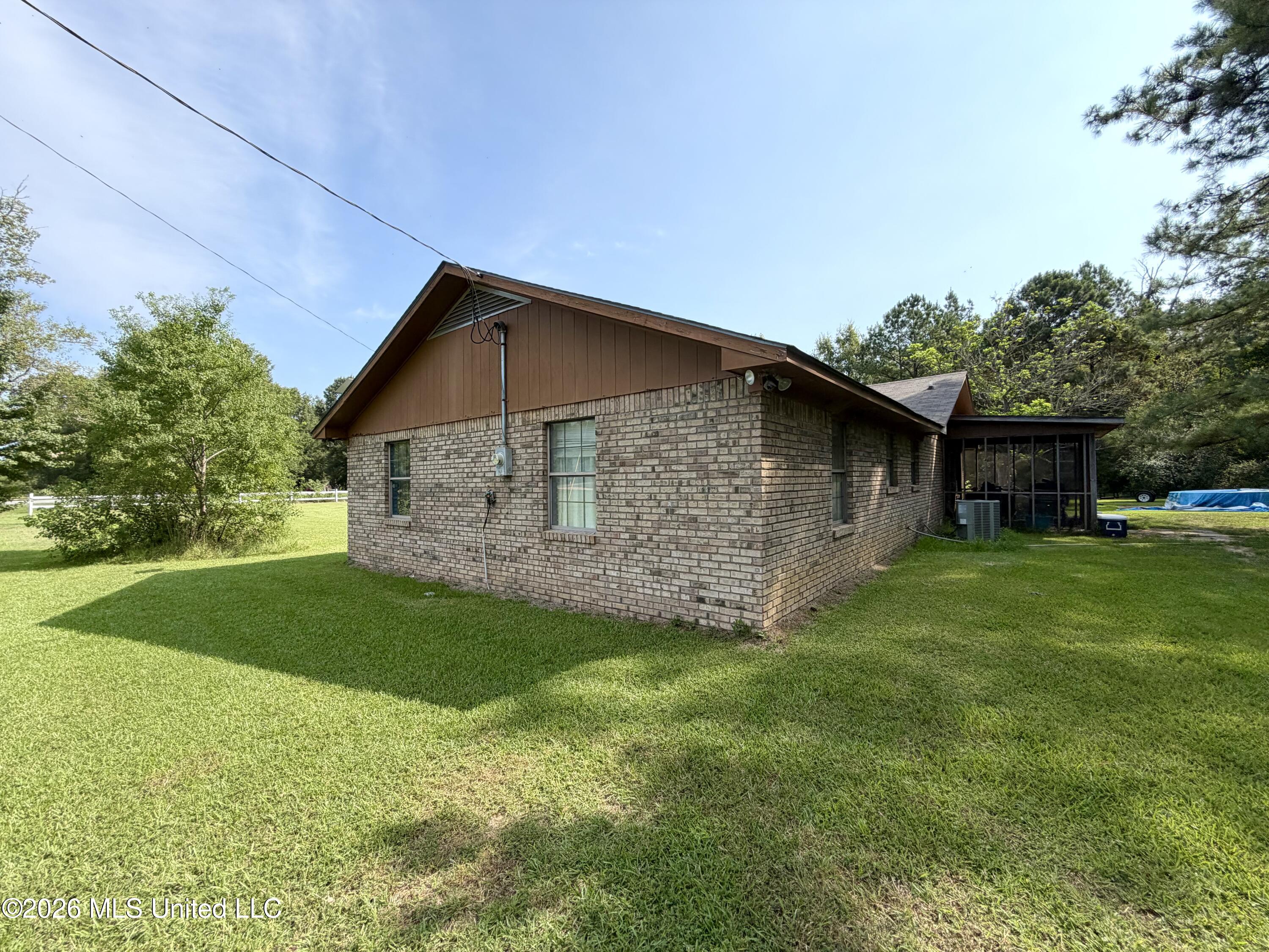 961 Dunn-ratcliff Road Property Photo 4