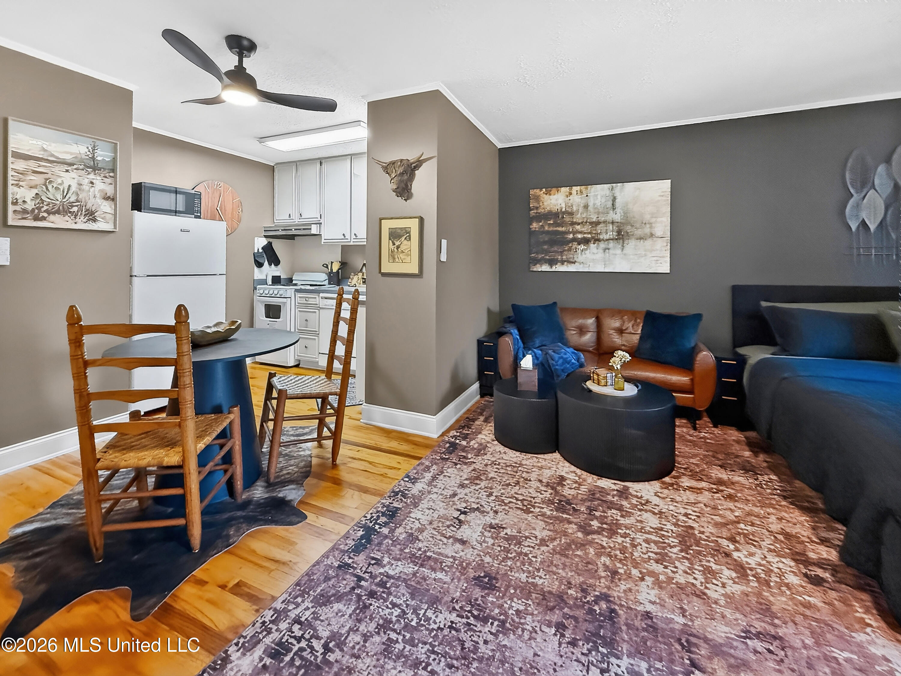 217 Lakeside Villa Property Photo 5