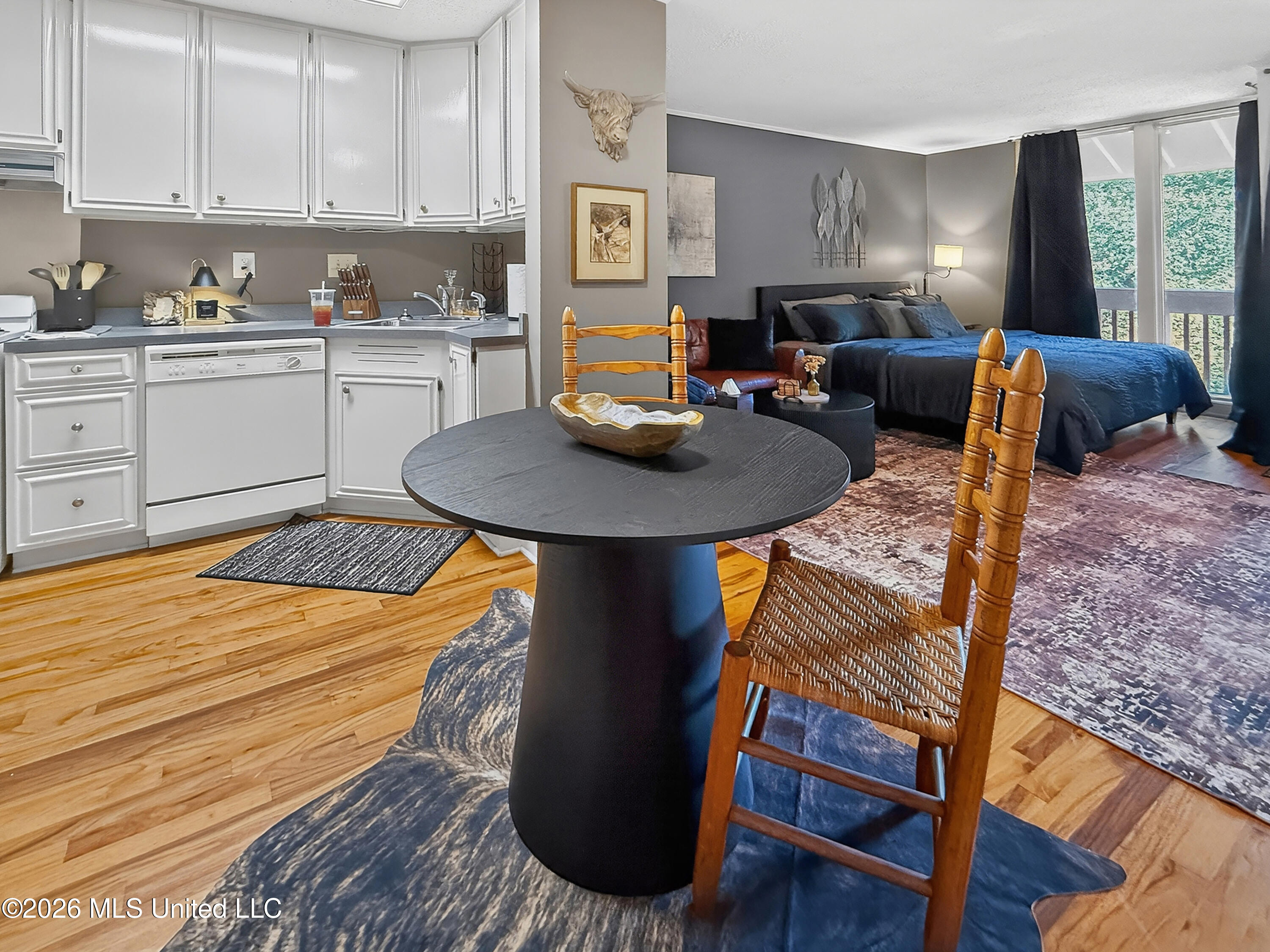 217 Lakeside Villa Property Photo 6