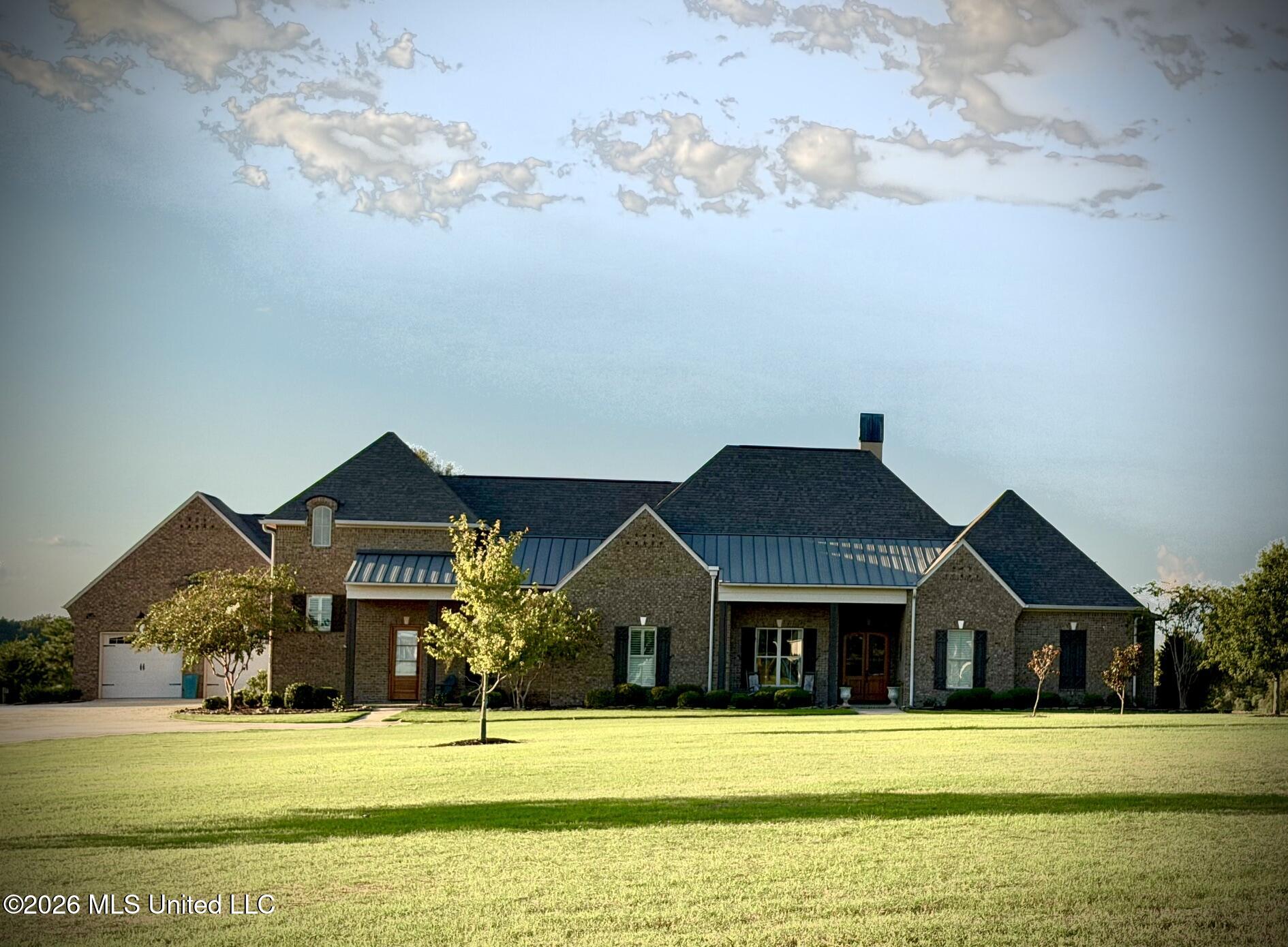 129 Churchill Place Property Photo 1