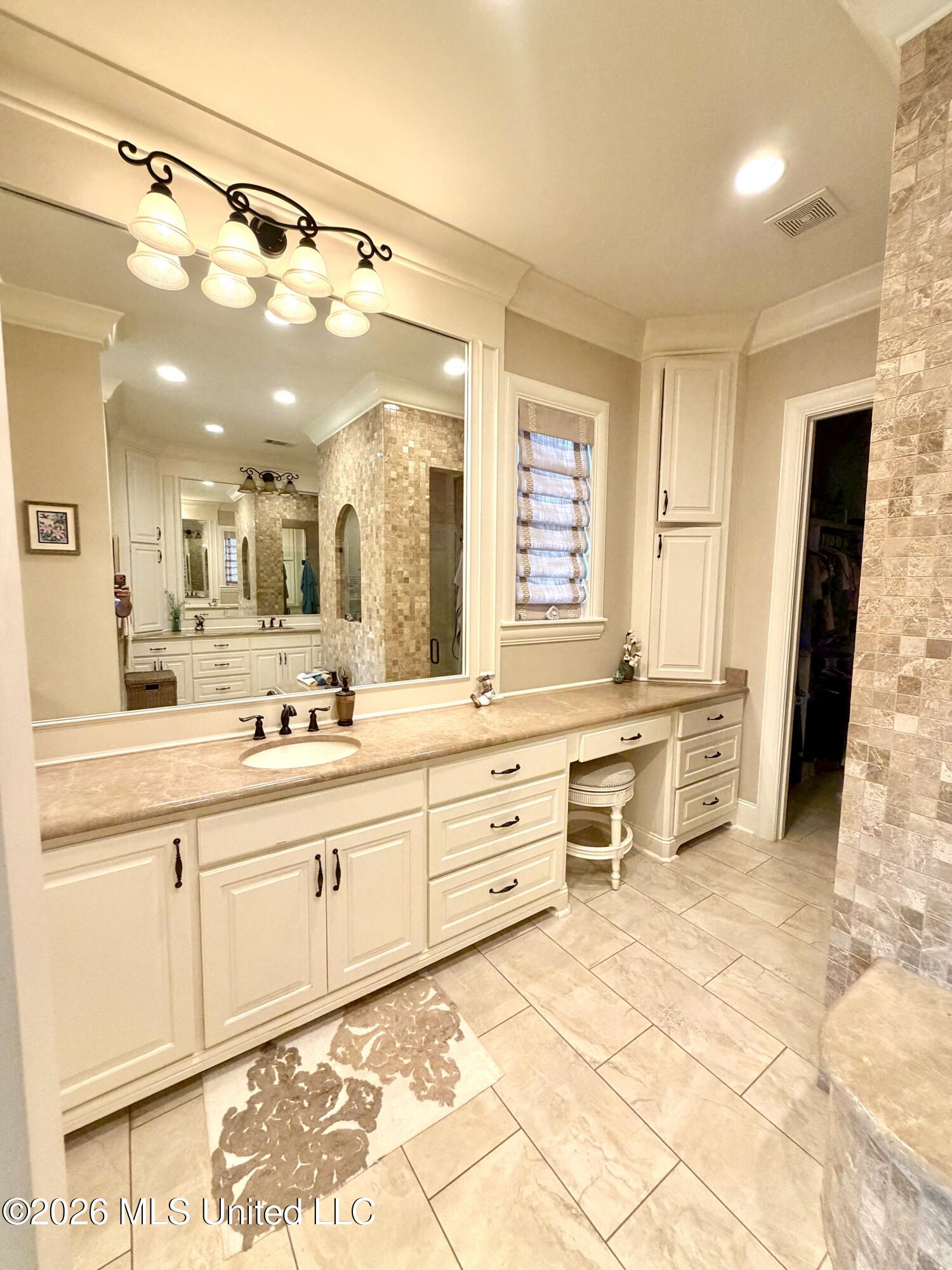 129 Churchill Place Property Photo 37
