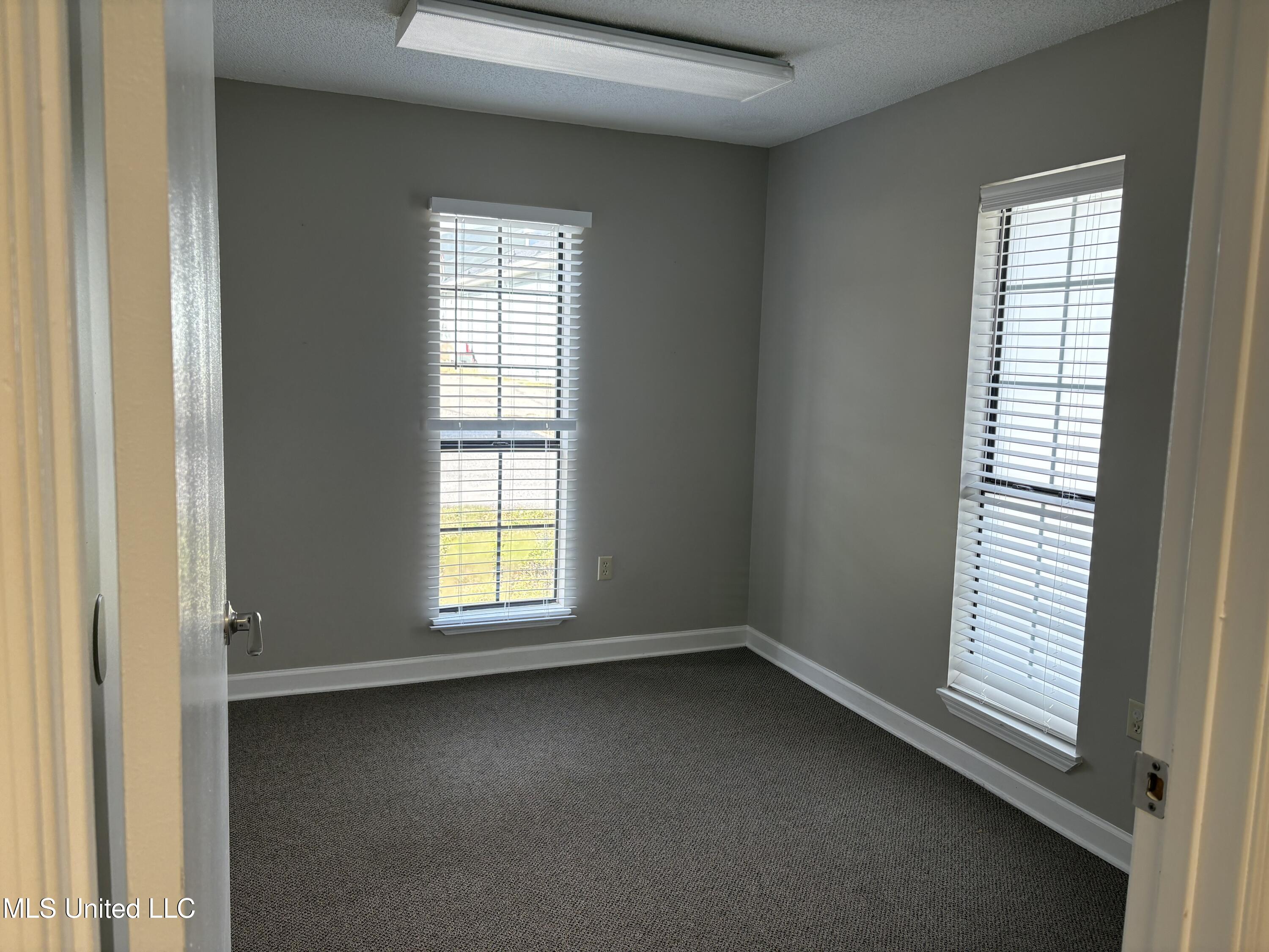 15465 Oak Lane Property Photo 17