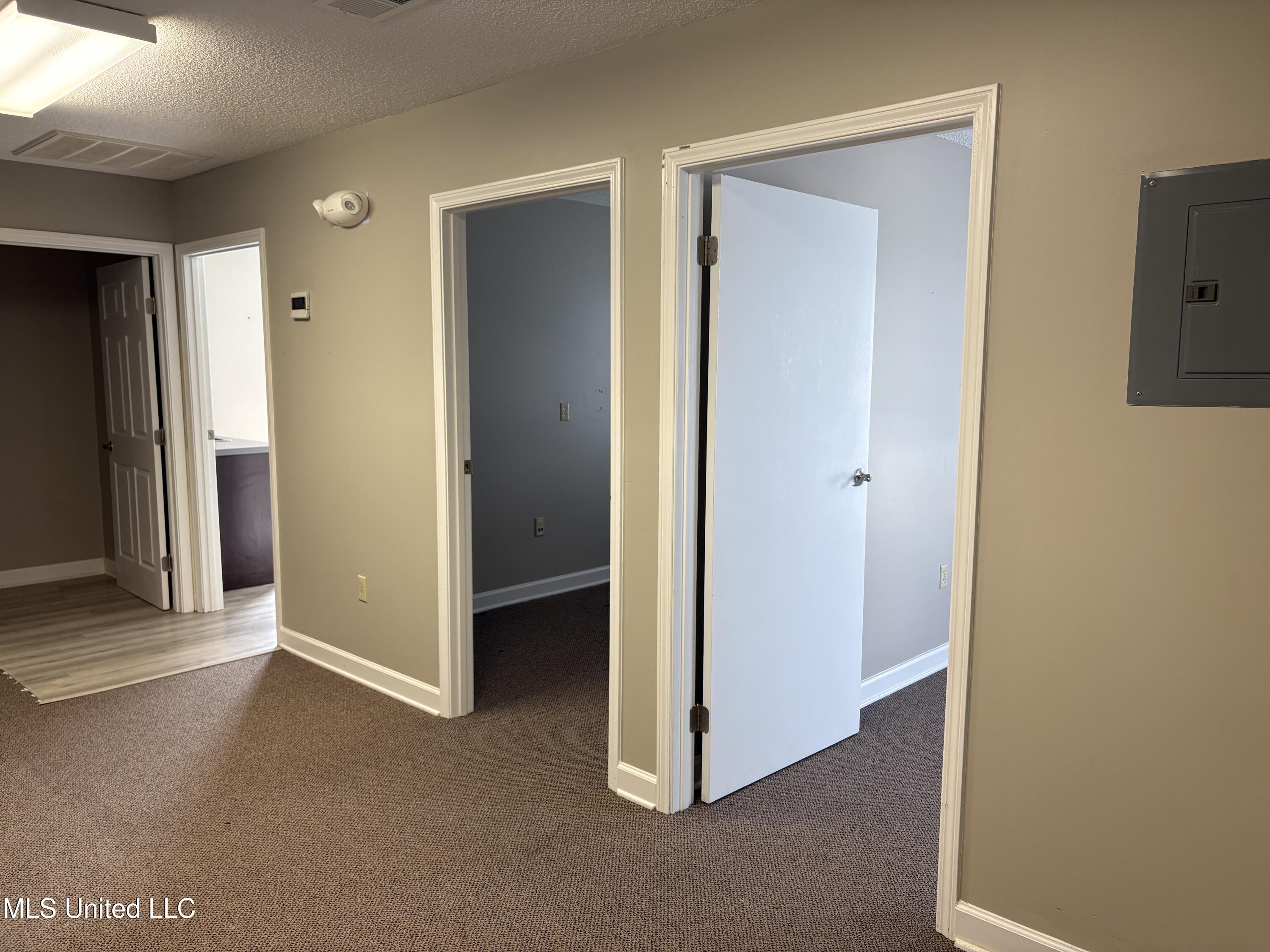15465 Oak Lane Property Photo 18