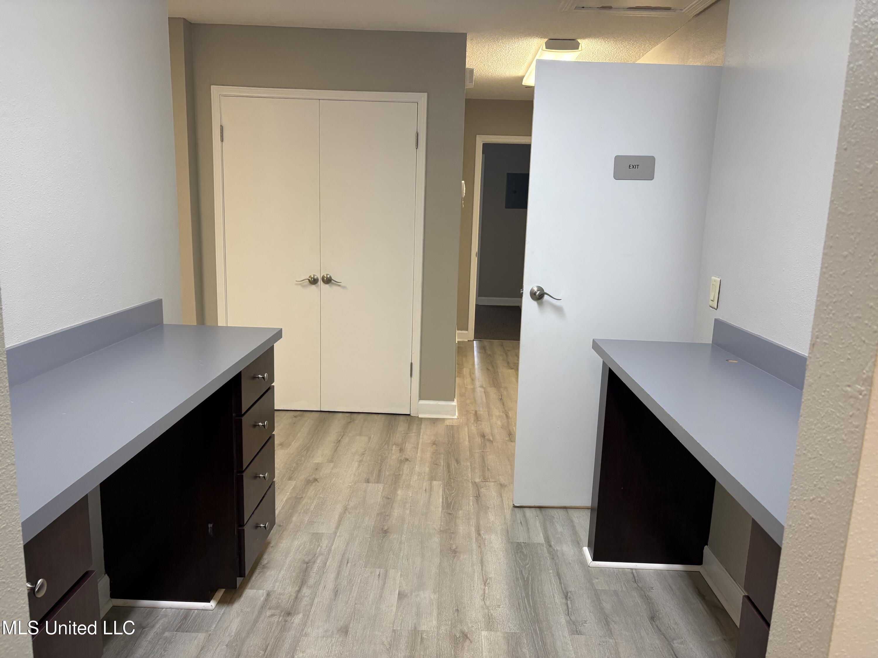 15465 Oak Lane Property Photo 20