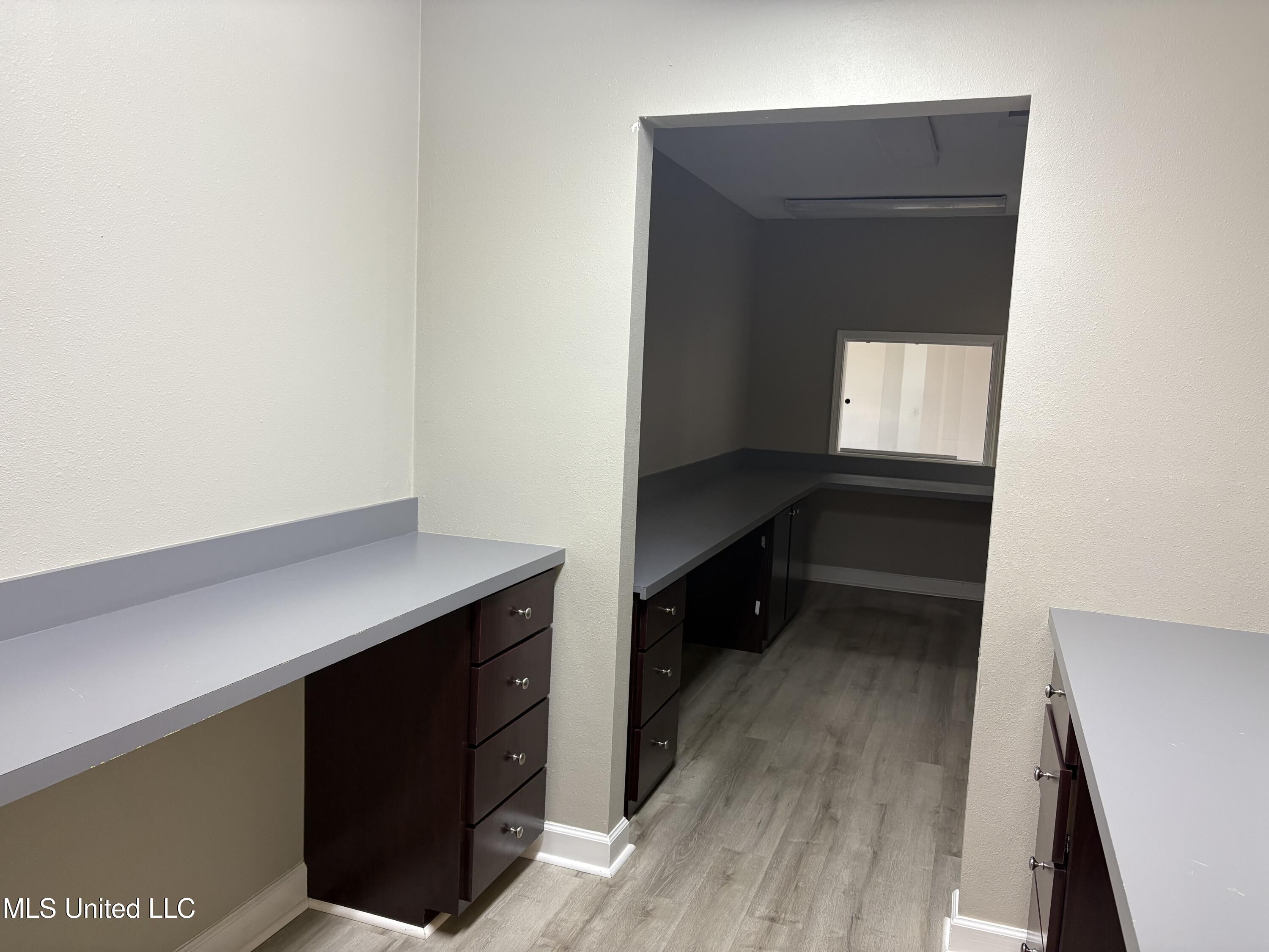 15465 Oak Lane Property Photo 23