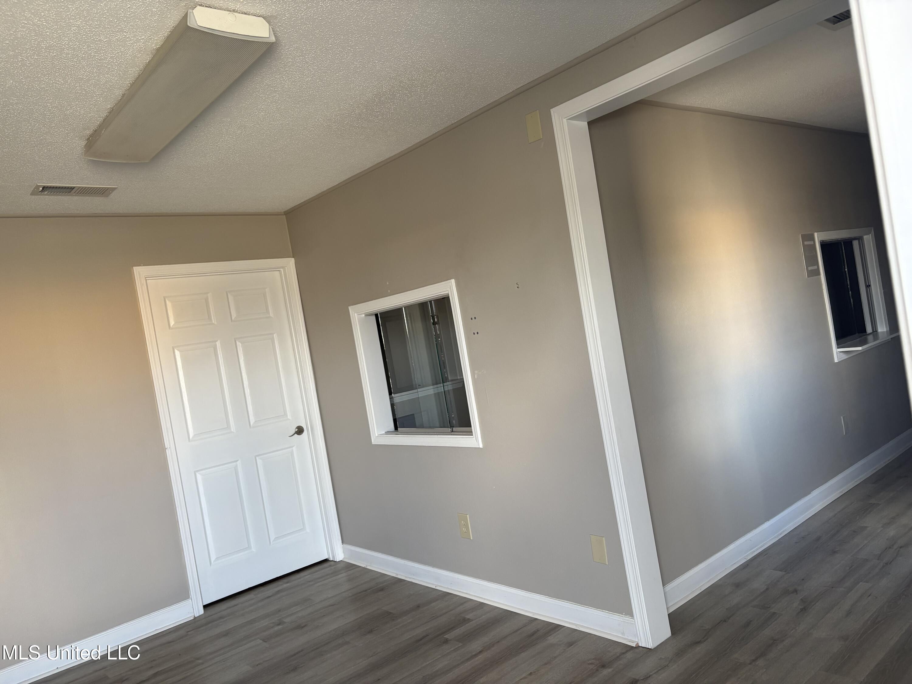 15465 Oak Lane Property Photo 24