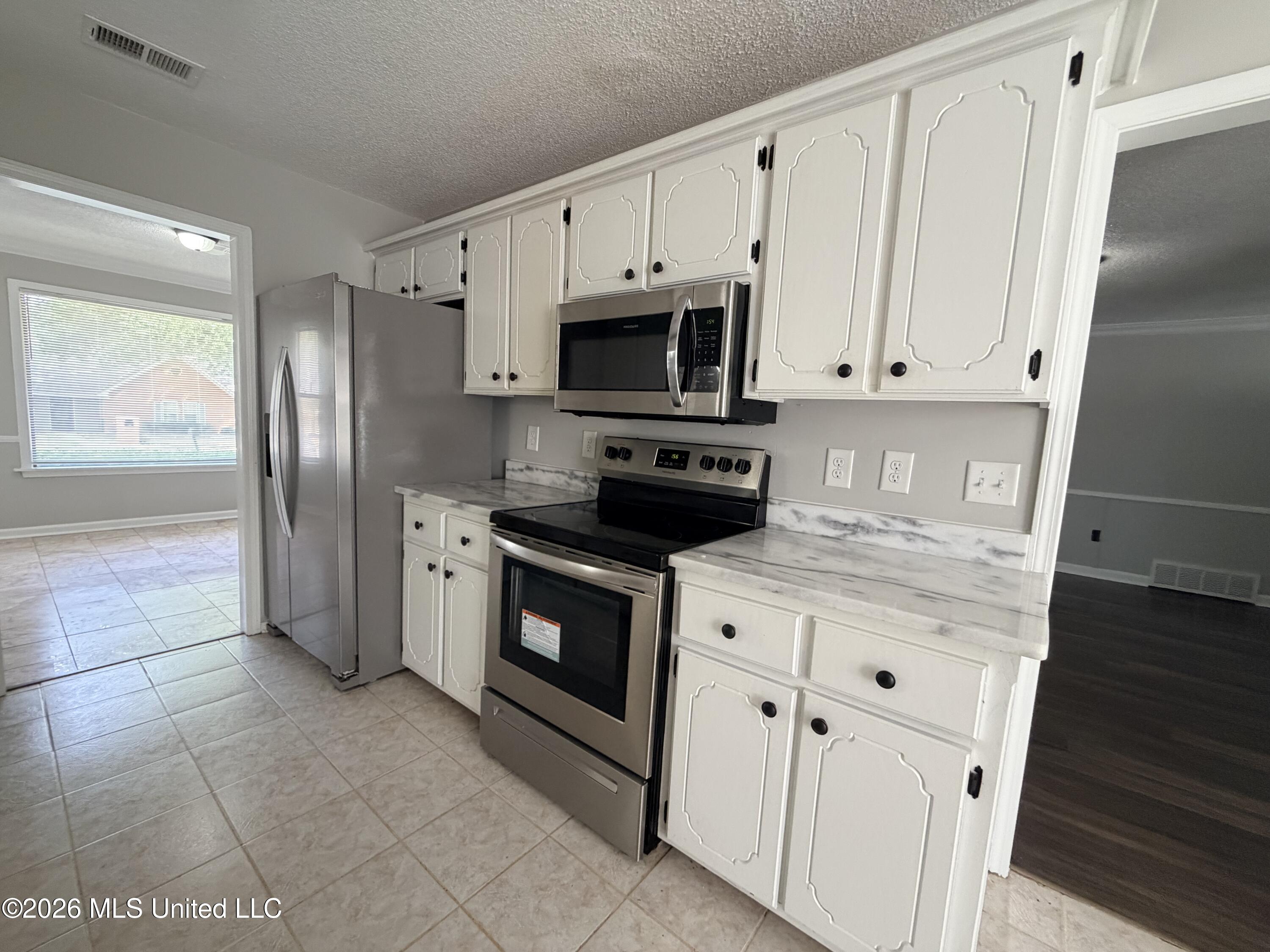 7211 Grove Park Road Property Photo 5