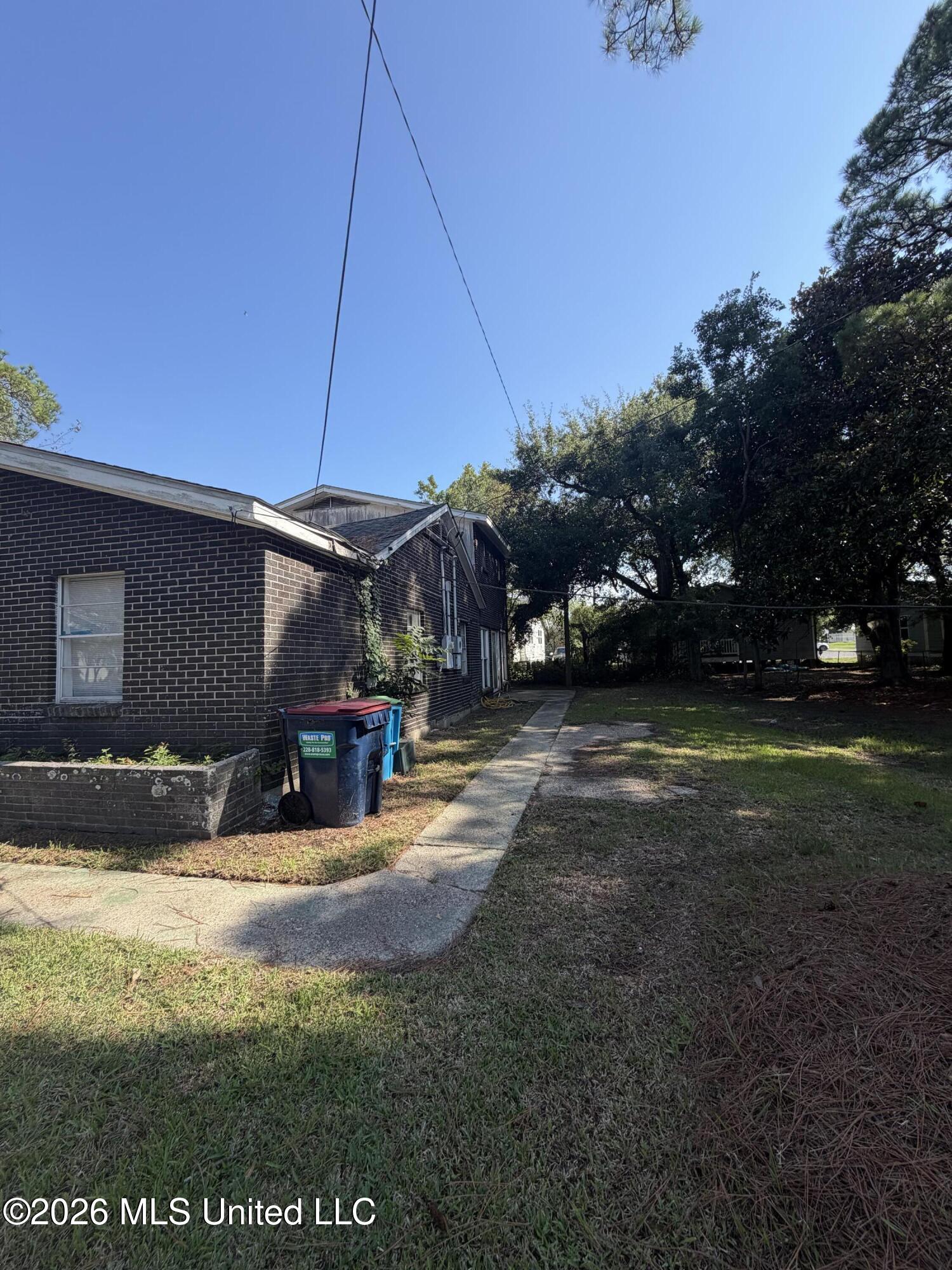 1502 School Avenue Property Photo 4