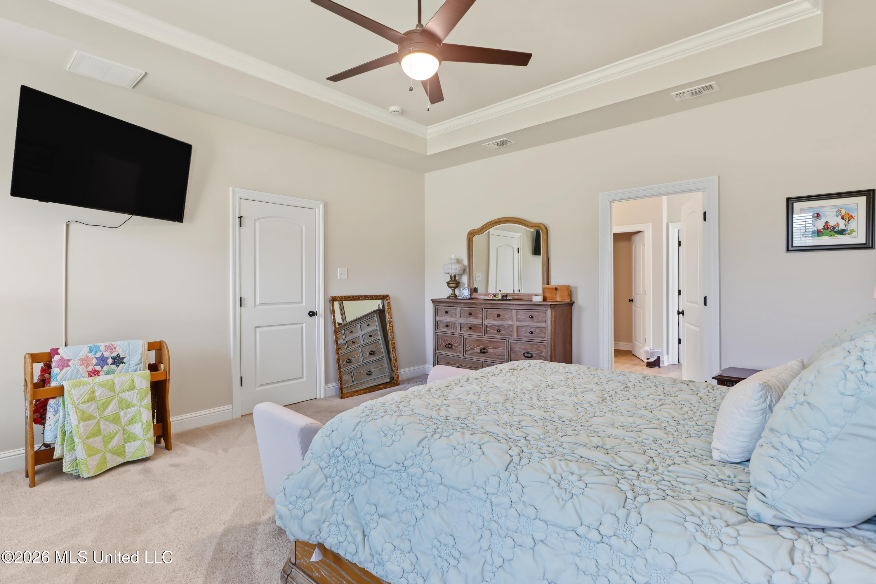 6814 Rolling Green Drive Property Photo 11
