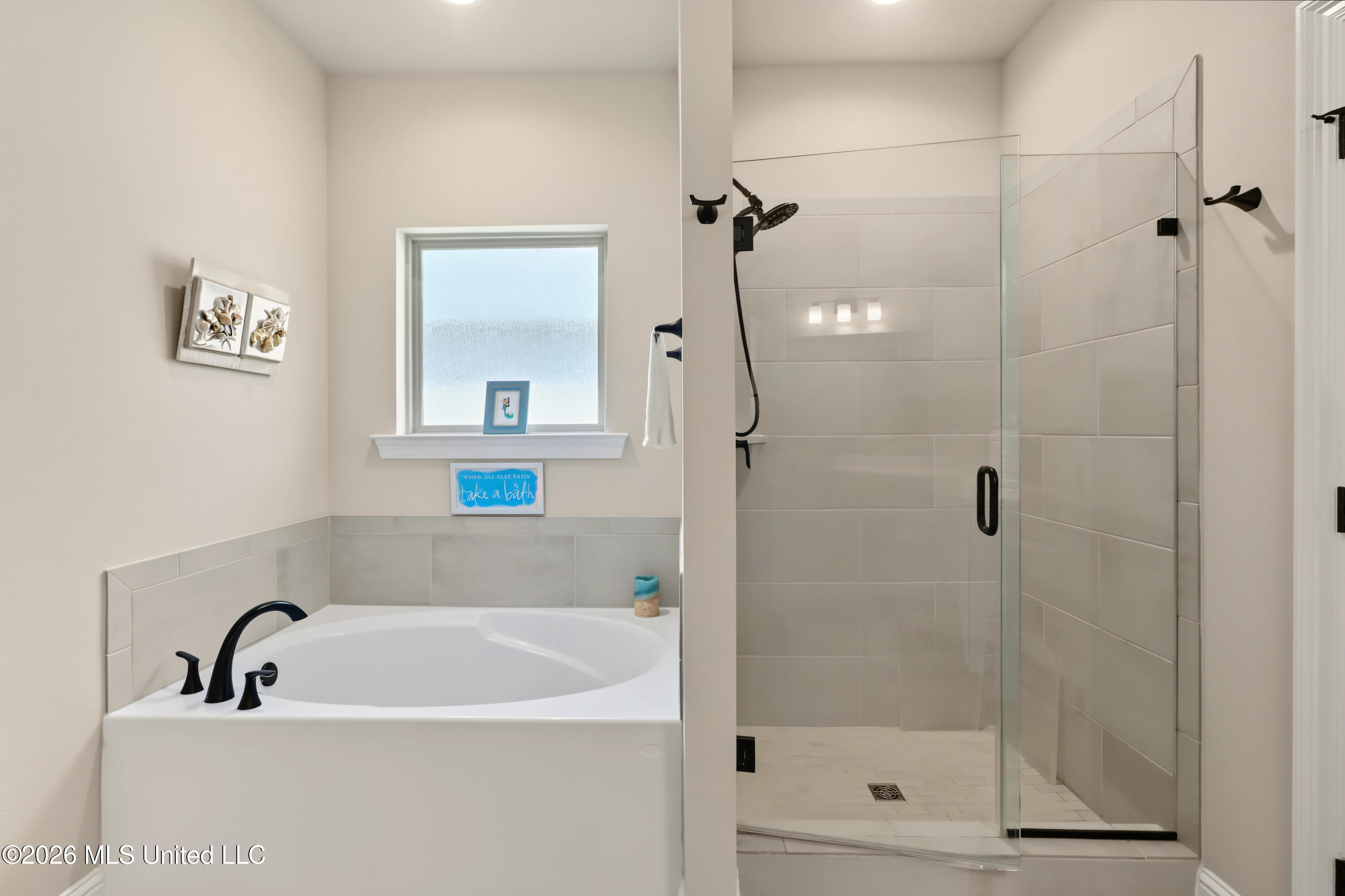 6814 Rolling Green Drive Property Photo 13