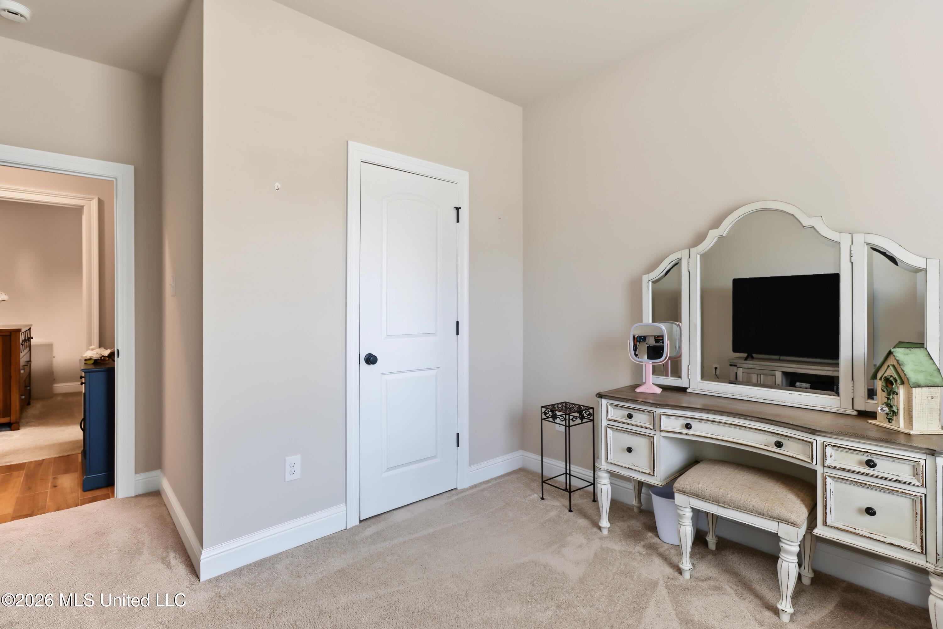 6814 Rolling Green Drive Property Photo 24
