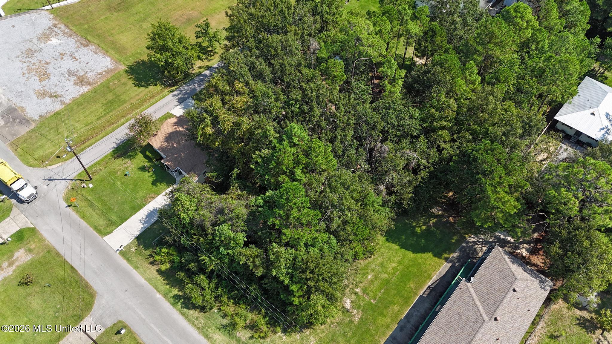 306 Vacation Lane Property Photo 8