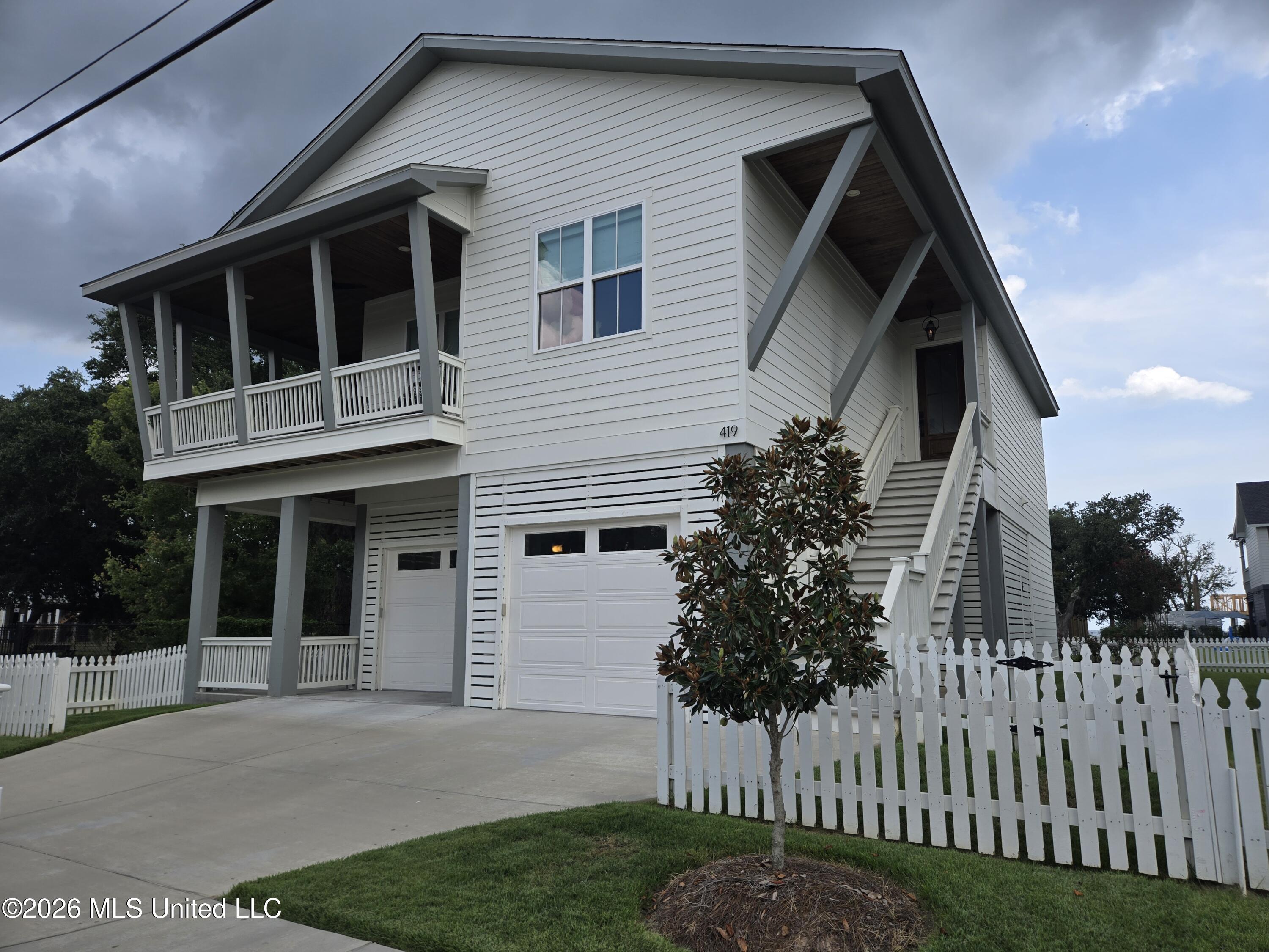 419 Saint Louis Avenue Property Photo 1