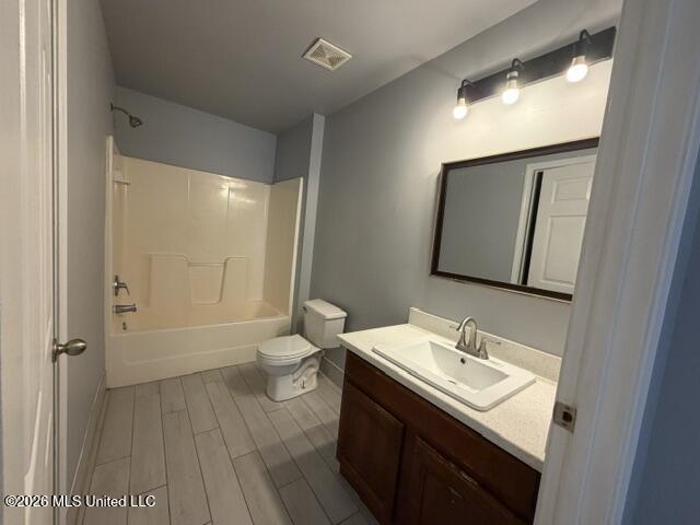 2810 53rd Avenue Property Photo 3