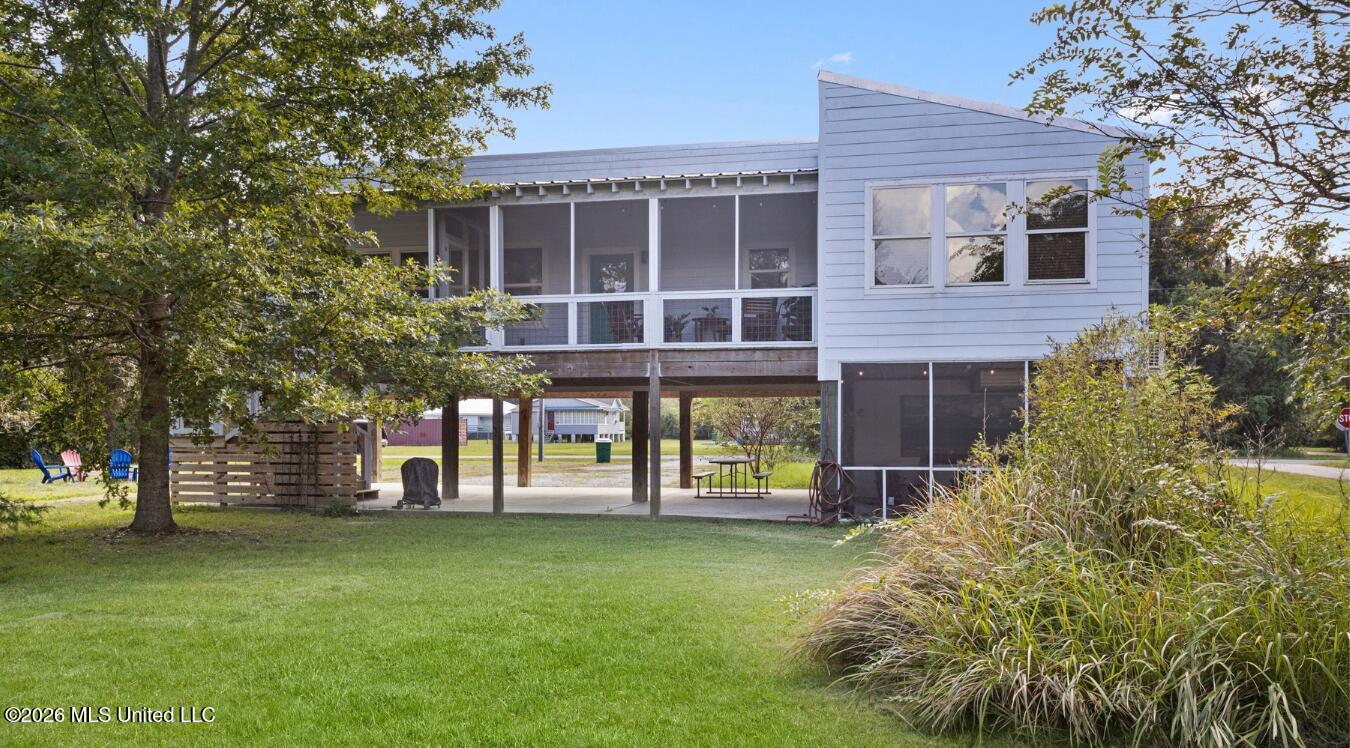 322 Tide Street Property Photo 1