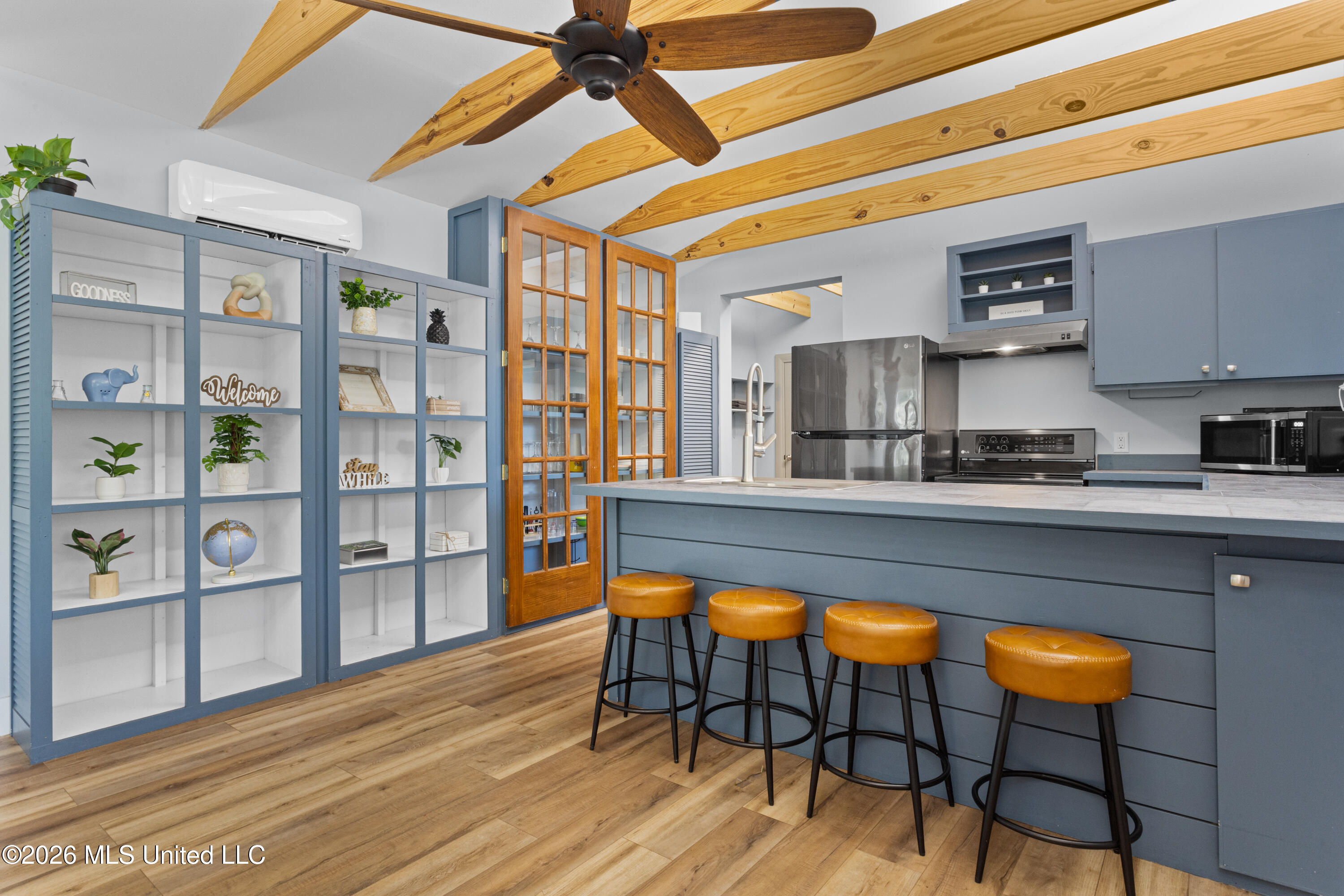 322 Tide Street Property Photo 16