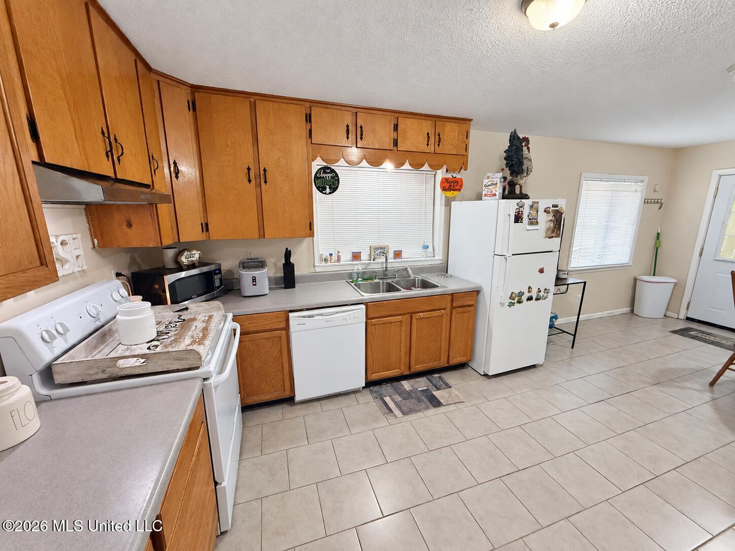 6717 Elder Ferry Road Property Photo 6