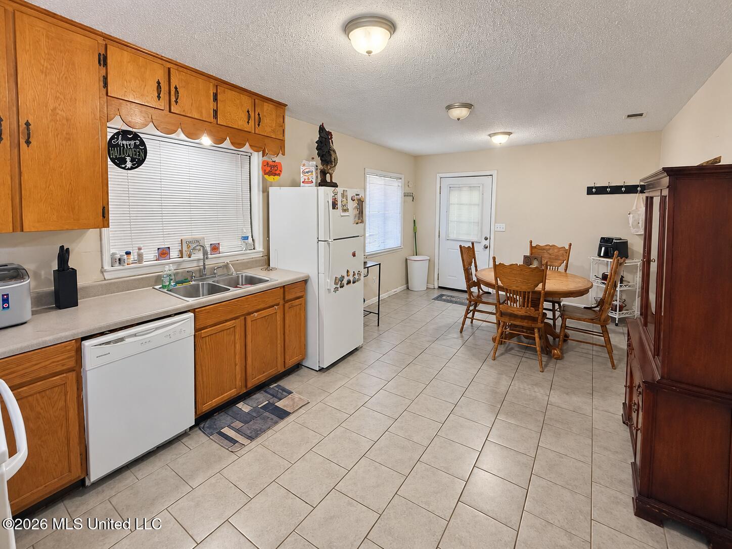 6717 Elder Ferry Road Property Photo 7