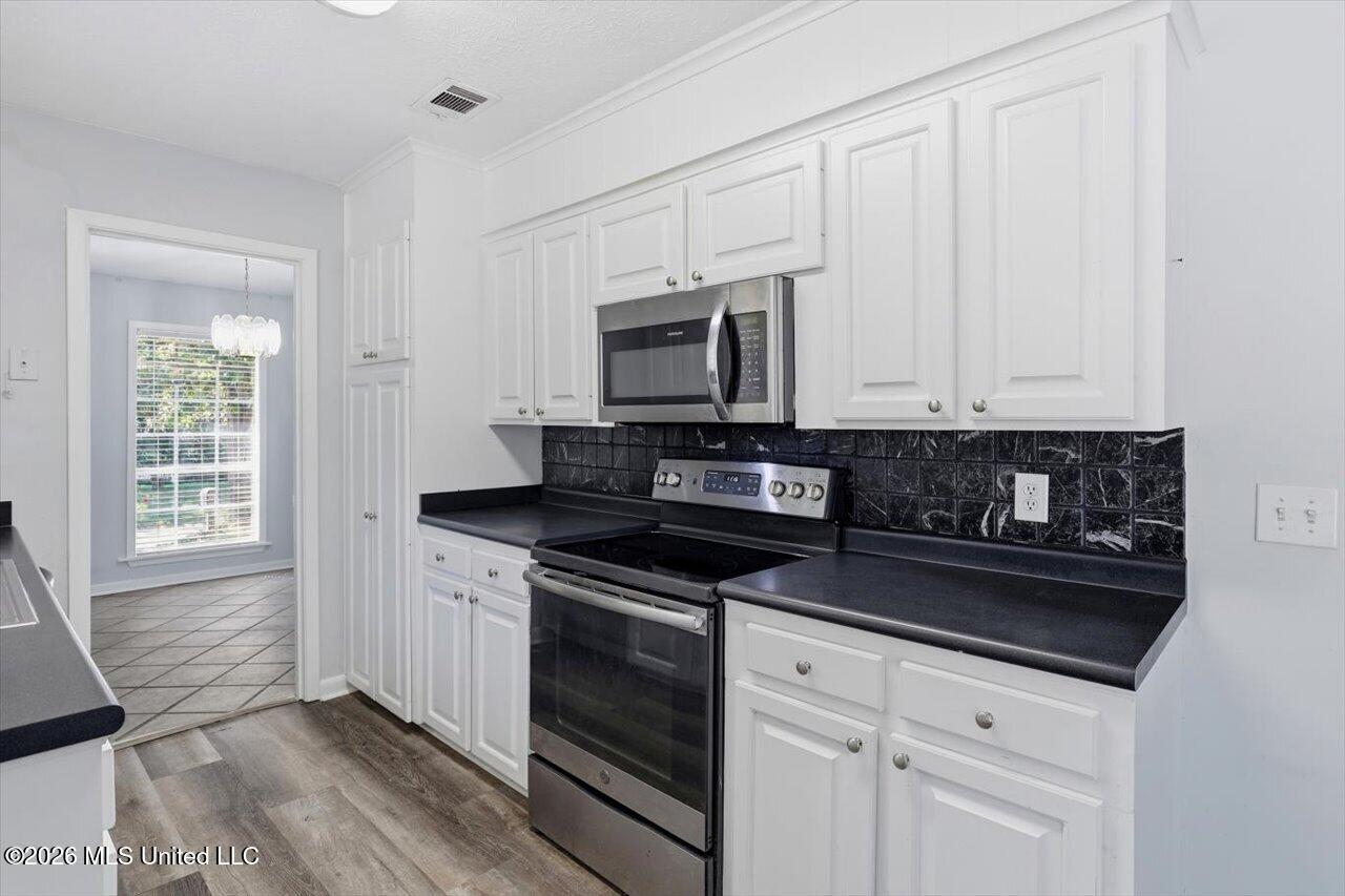 55 Pebble Hill Drive Property Photo 12