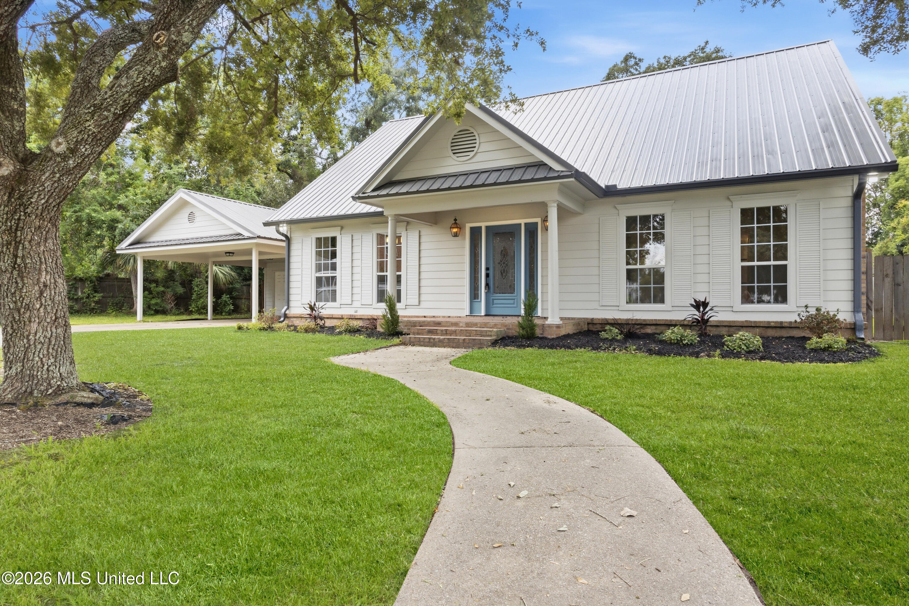 3 Hearthstone Manor Property Photo 1
