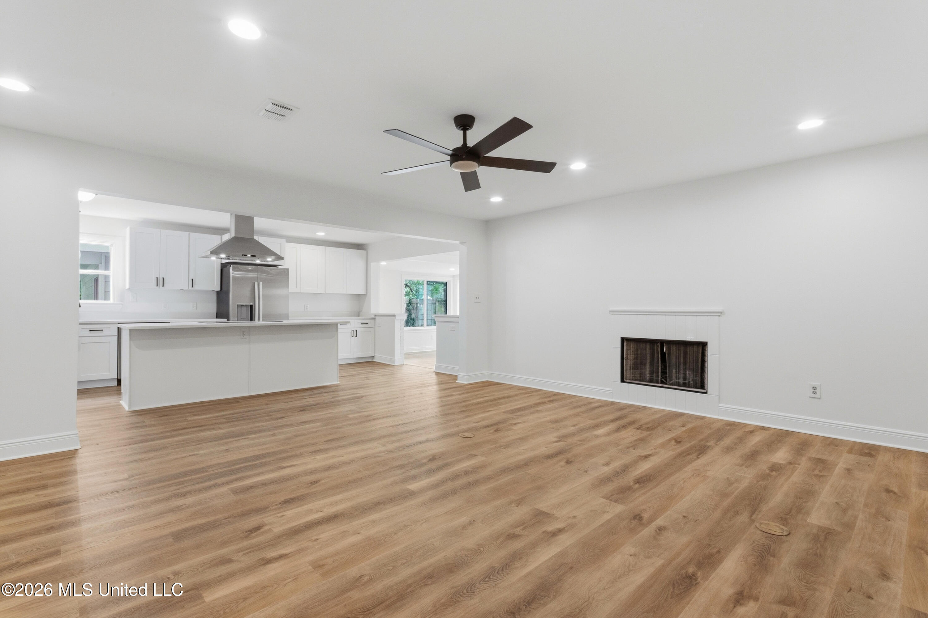 3 Hearthstone Manor Property Photo 6