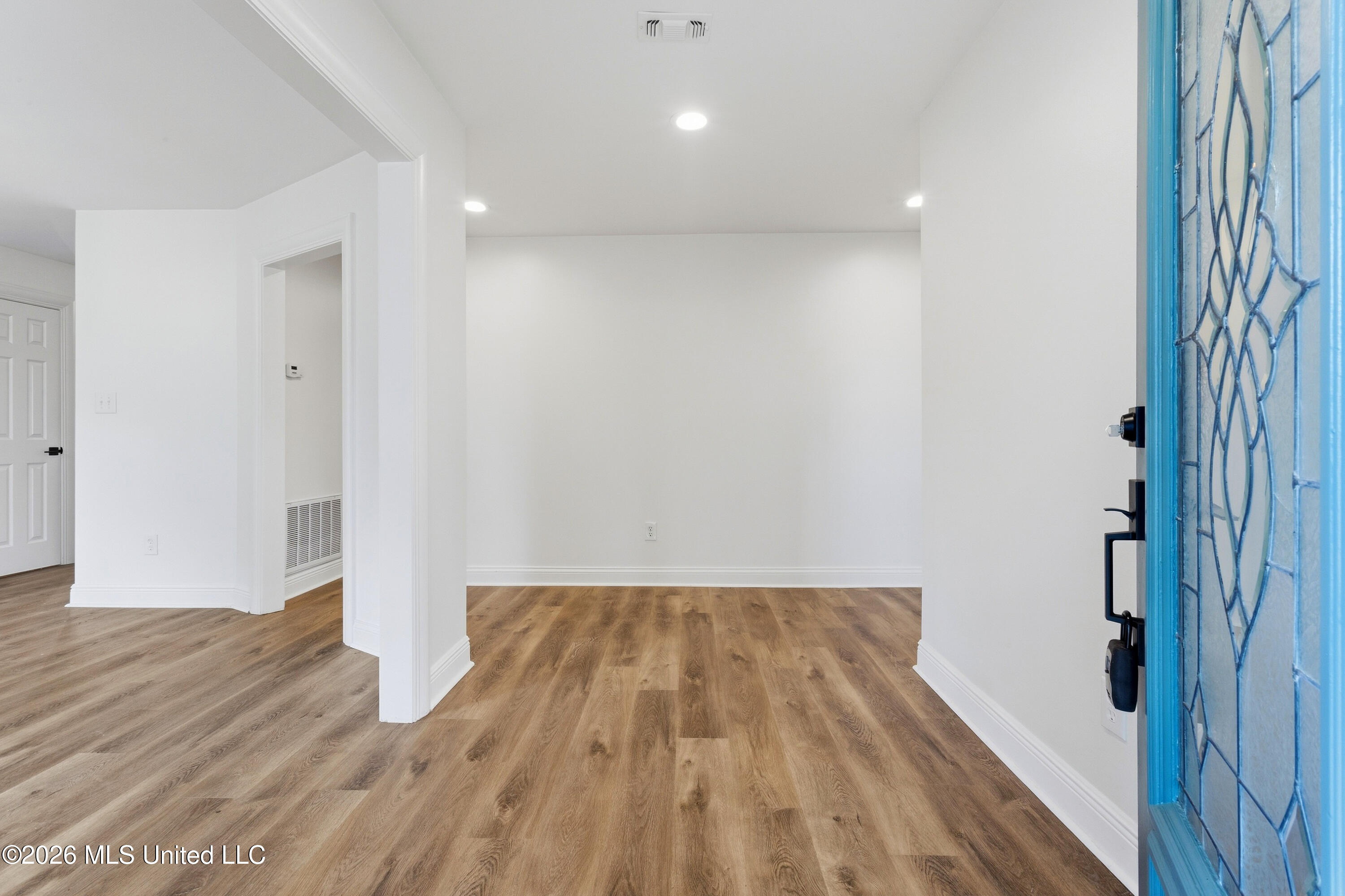 3 Hearthstone Manor Property Photo 9