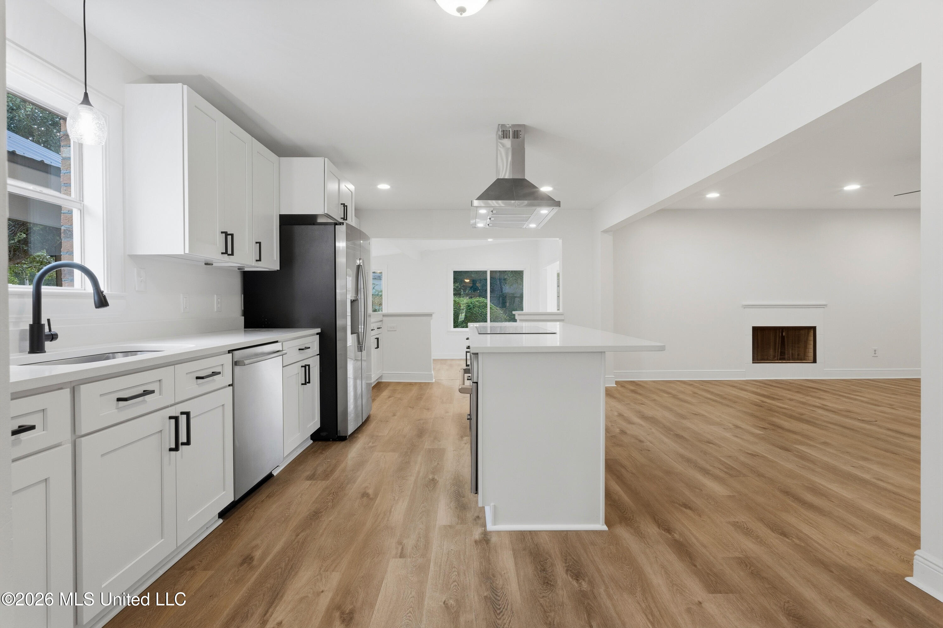 3 Hearthstone Manor Property Photo 14